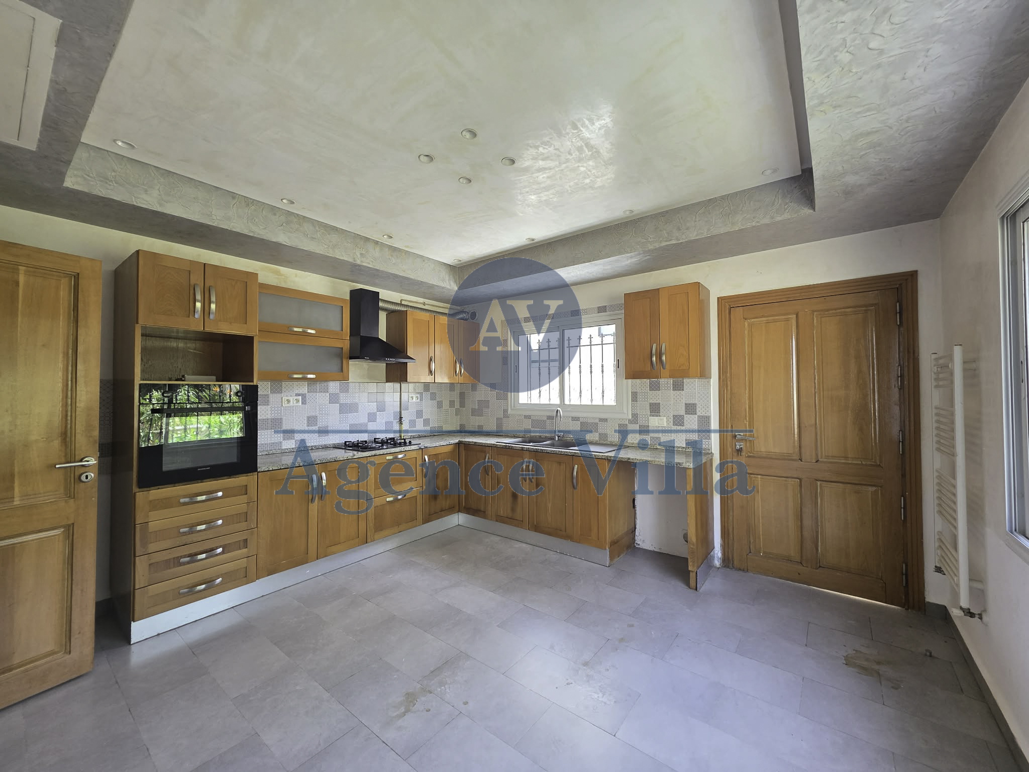 La Marsa&nbsp;Marsa Ennassim&nbsp;Location&nbsp;Appart. 5 pi�ces+&nbsp;Duplex a la marsa s5 avec piscine