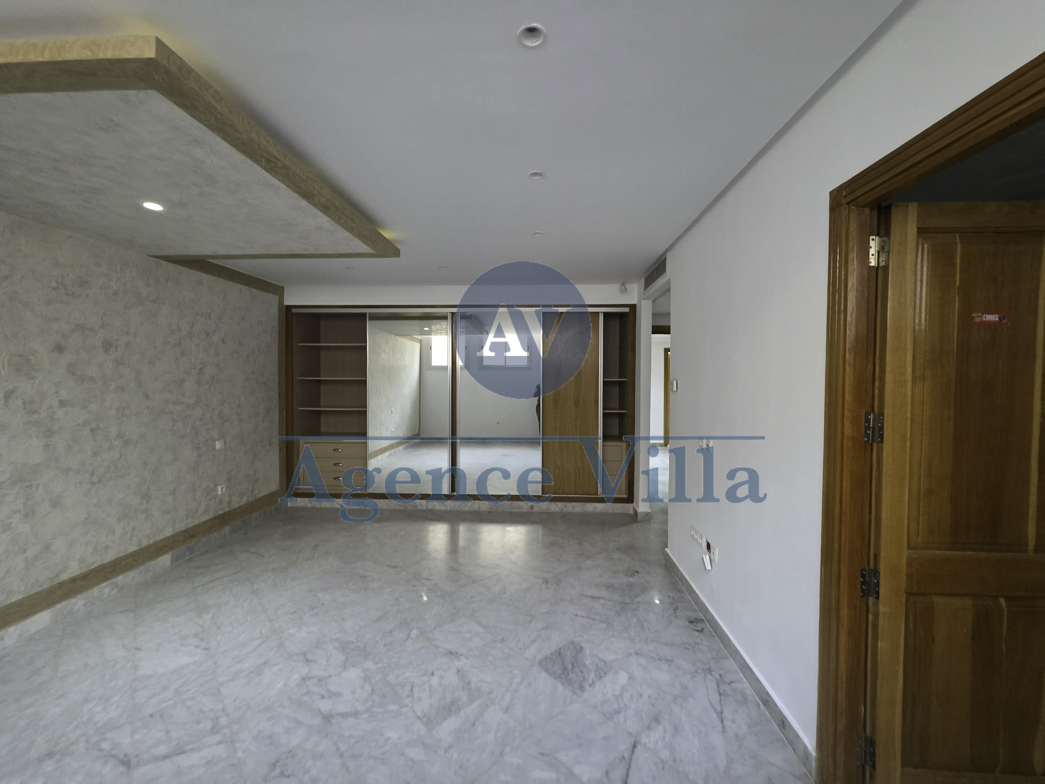 La Marsa&nbsp;Marsa Ennassim&nbsp;Location&nbsp;Appart. 5 pi�ces+&nbsp;Duplex a la marsa s5 avec piscine