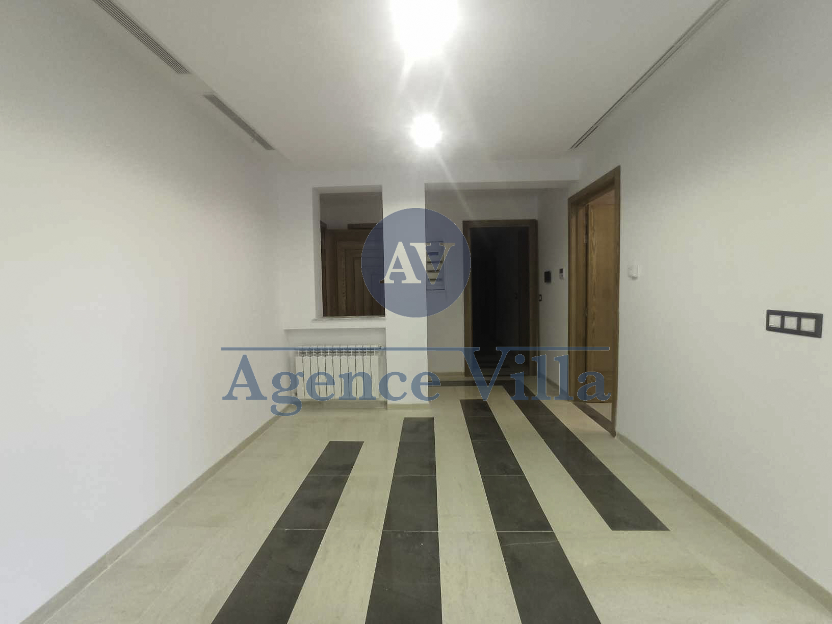 La Soukra&nbsp;La Soukra&nbsp;Location&nbsp;Appart. 4 pi�ces&nbsp;Appartement jamais habit� s3 avec terrasse