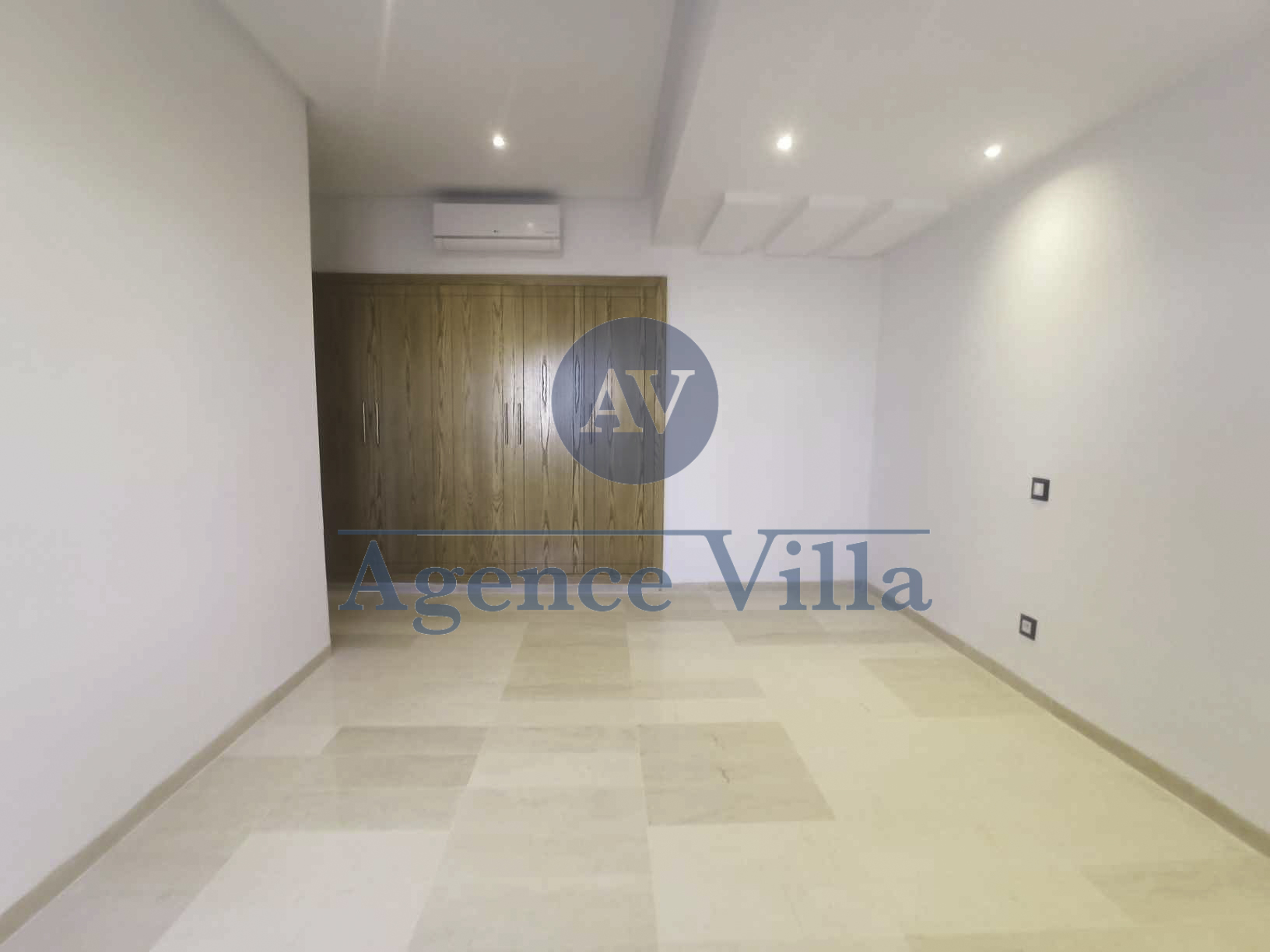 La Soukra&nbsp;La Soukra&nbsp;Location&nbsp;Appart. 4 pi�ces&nbsp;Appartement jamais habit� s3 avec terrasse