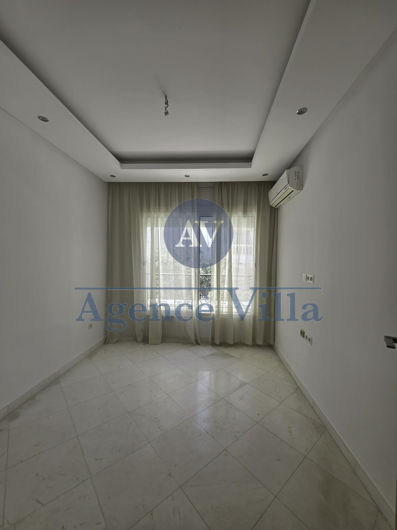 La Marsa&nbsp;Marsa Safsaf&nbsp;Location&nbsp;Appart. 3 pi�ces&nbsp;Superbe appartement s2 avec terrasse et vue mer