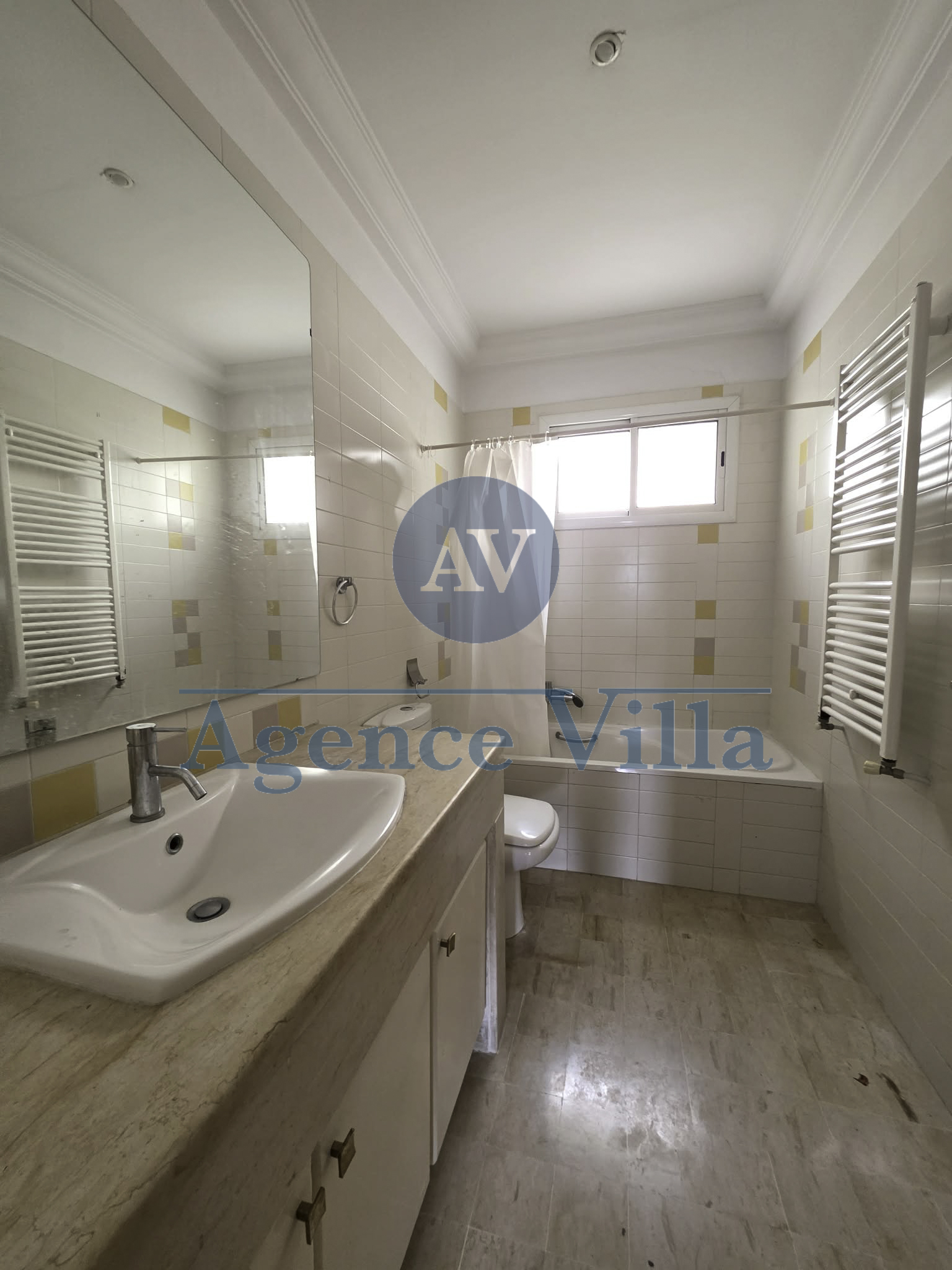 La Marsa&nbsp;Marsa Erriadh&nbsp;Location&nbsp;Appart. 5 pi�ces+&nbsp;Appartement meubl� s4