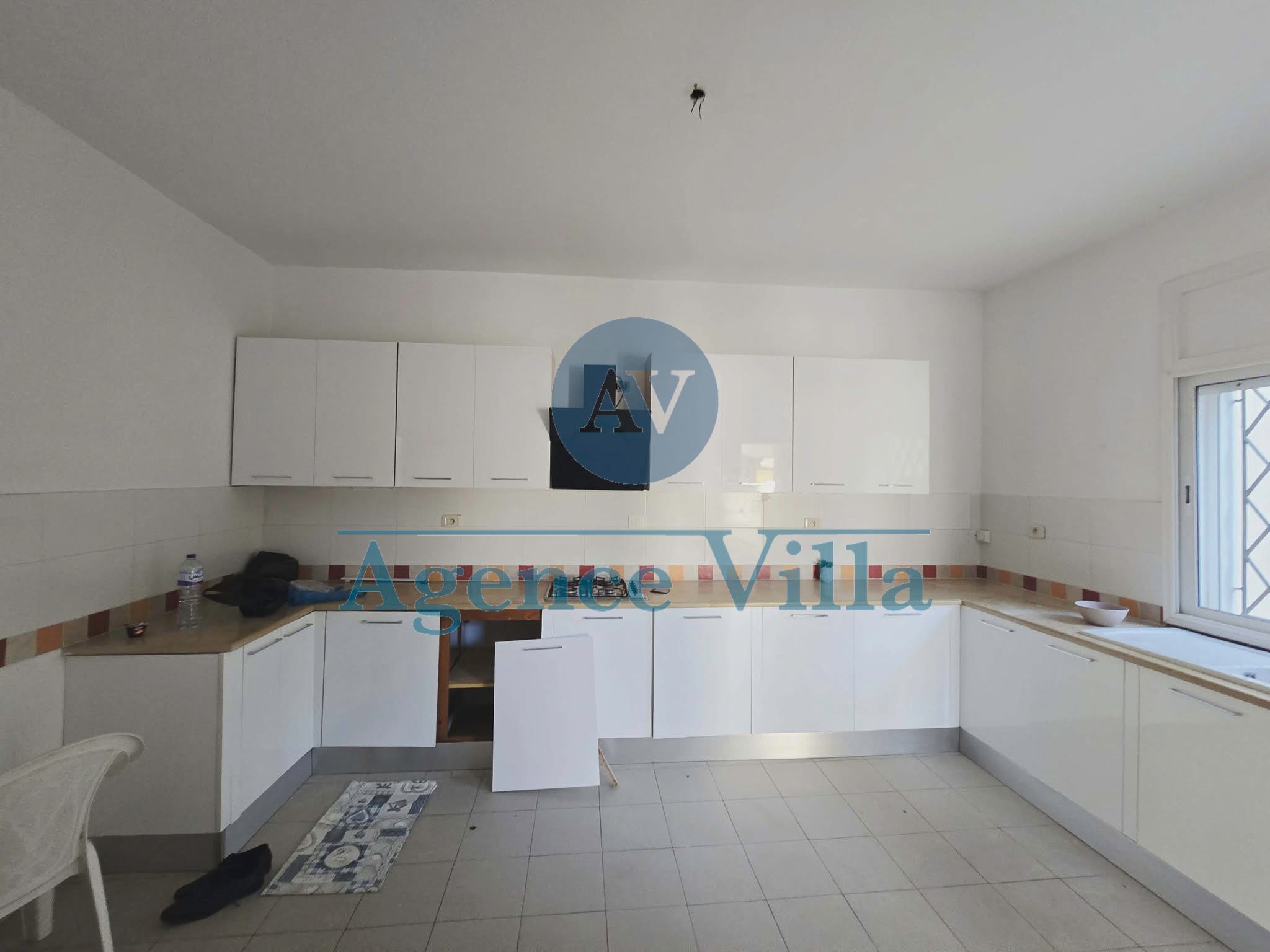 La Soukra&nbsp;La Soukra&nbsp;Location&nbsp;Appart. 4 pi�ces&nbsp;Villa s3 avec jardin a la soukra