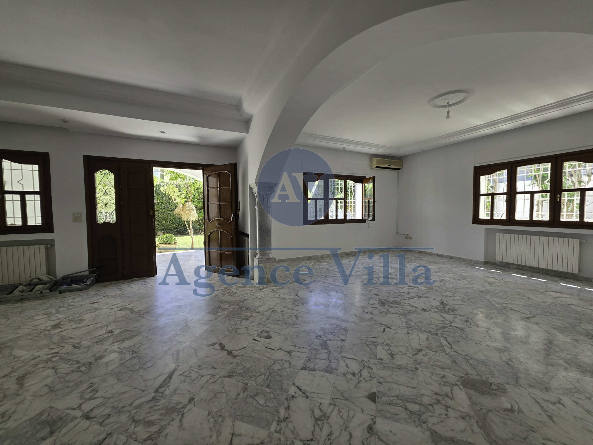 La Marsa&nbsp;Marsa Erriadh&nbsp;Location&nbsp;Appart. 5 pi�ces+&nbsp;Villa plain pied  � la marsa
