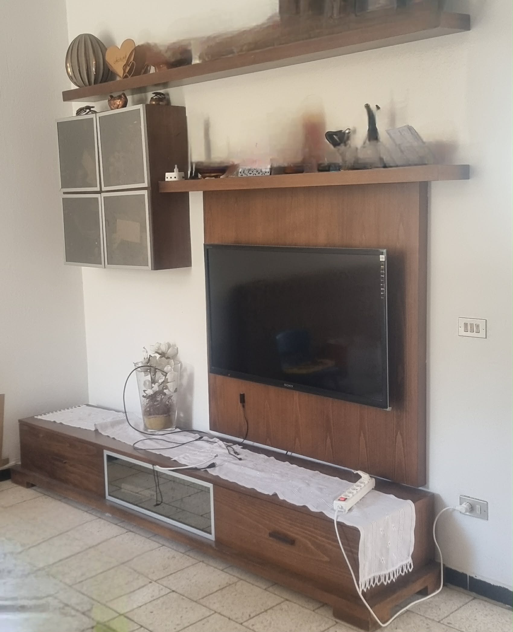 Ariana Ville&nbsp;Riadh Landlous&nbsp;Autres meubles&nbsp;Autres&nbsp;Meuble en tres bonne �tat