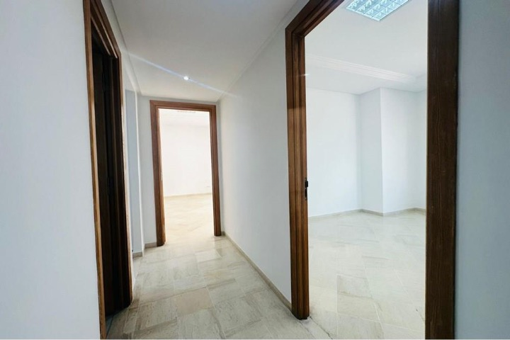 Cite El Khadra&nbsp;Zone urbaine nord&nbsp;Location&nbsp;Appart. 3 pi�ces&nbsp;Bureau h3 haut standing avec parking priv�