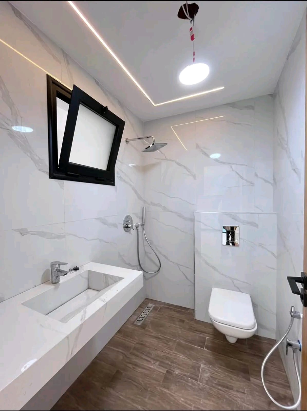 Hammam El Ghezaz&nbsp;Ezzahra&nbsp;Vente&nbsp;Appart. 2 pi�ces&nbsp;Appartement au rdc avec piscine a plage ezzahra