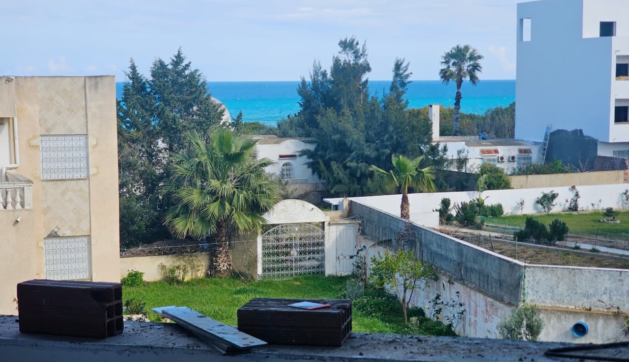 Hammam El Ghezaz&nbsp;Ezzahra&nbsp;Vente&nbsp;Appart. 2 pi�ces&nbsp;Appartement a 150 m de la plage ezzahra