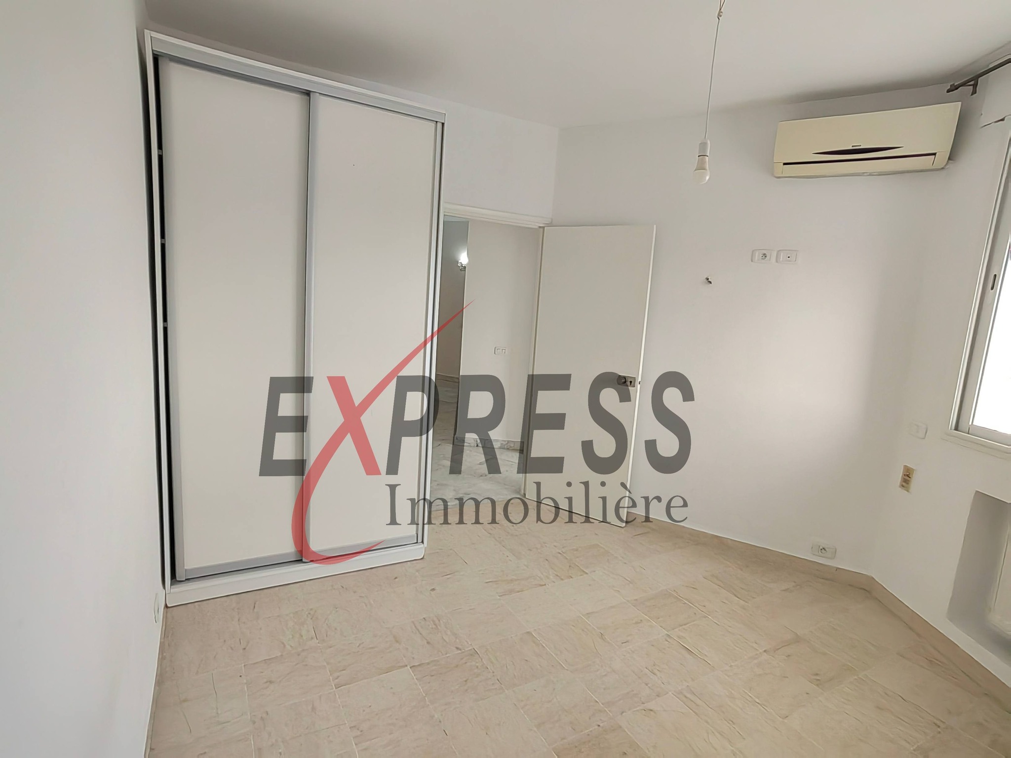 El Menzah&nbsp;El Menzah 4&nbsp;Location&nbsp;Appart. 4 pi�ces&nbsp;Un appart s3 haut standing � menzah 4