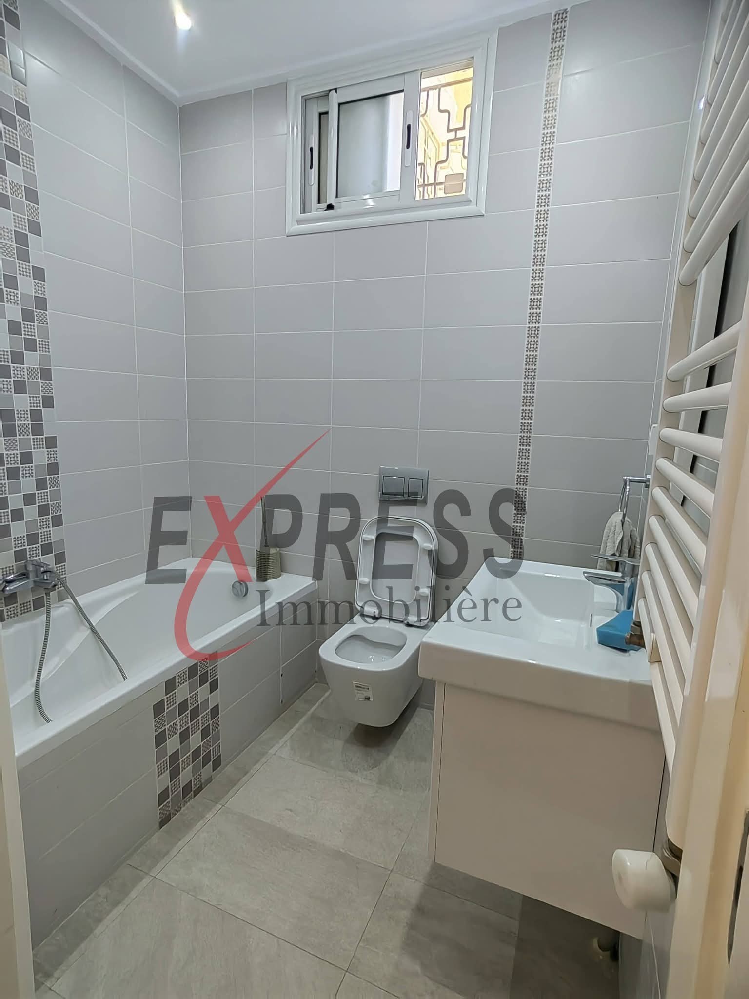 El Menzah&nbsp;El Menzah 9&nbsp;Location&nbsp;Duplex&nbsp;Dulex s4 dans une r�sidence � menzah 9a