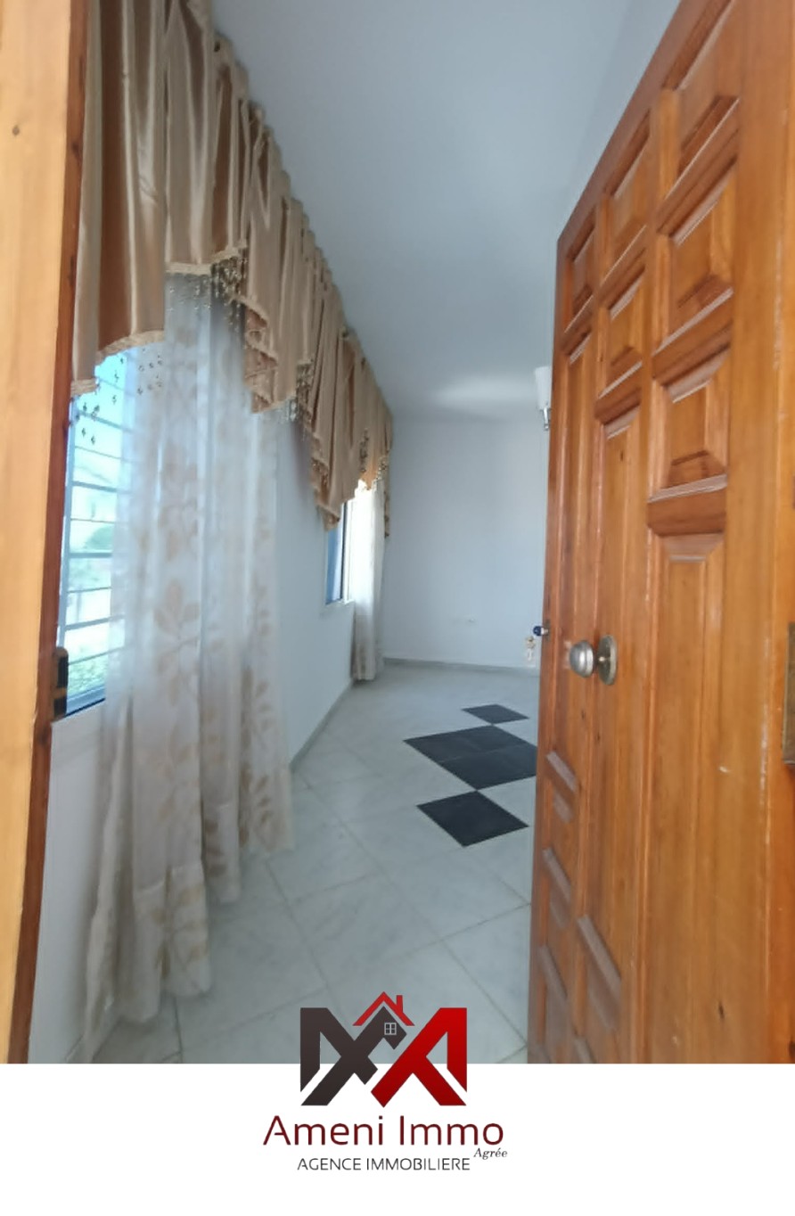 El Mourouj&nbsp;El Mourouj&nbsp;Location&nbsp;Maisons&nbsp;Etage de villa s4 � el mourouj 4