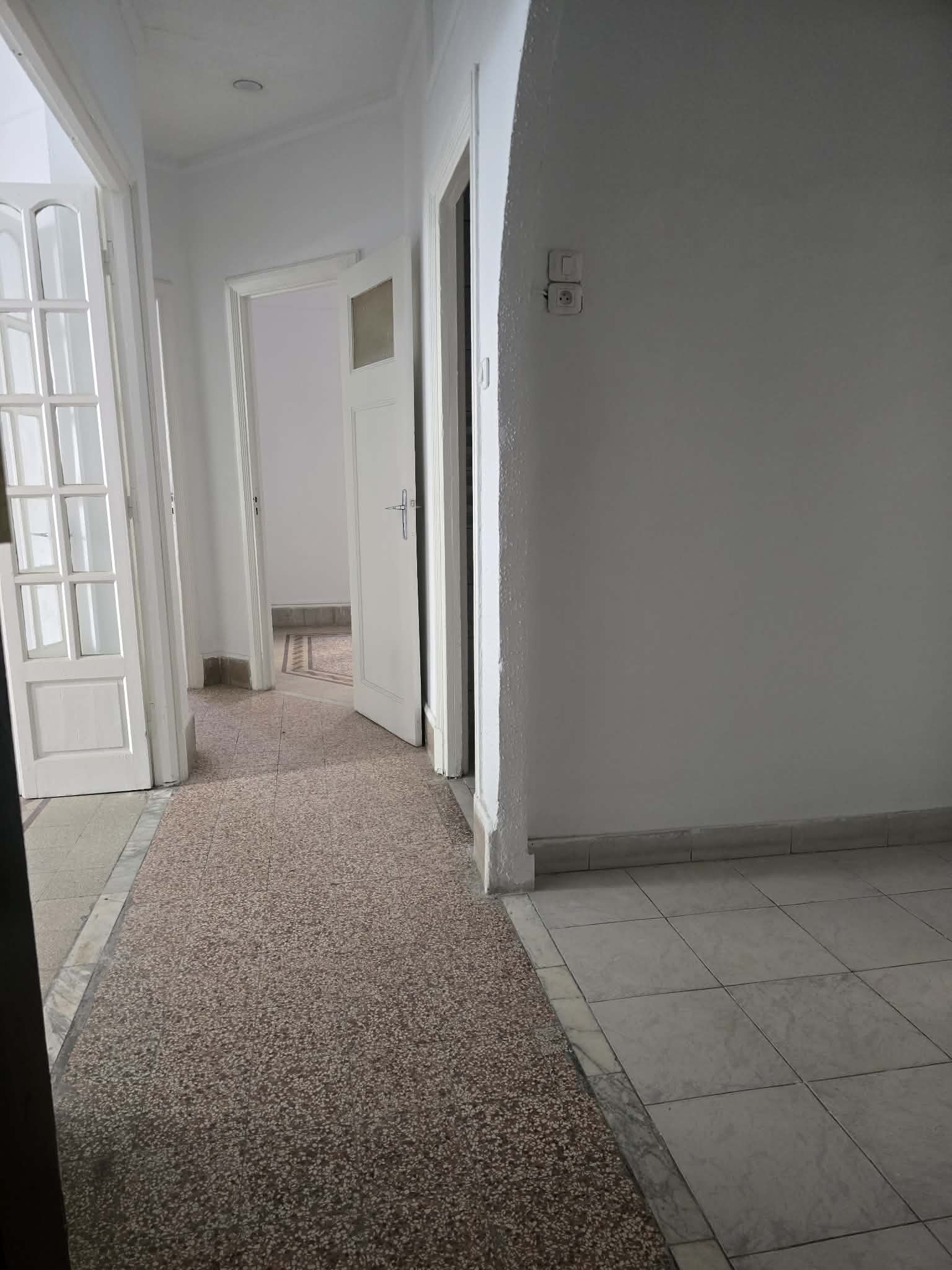 Bab Bhar&nbsp;Bab Bhar&nbsp;Bureaux & Commerces&nbsp;Bureau&nbsp;Bureau � la  rue de palestine tunis