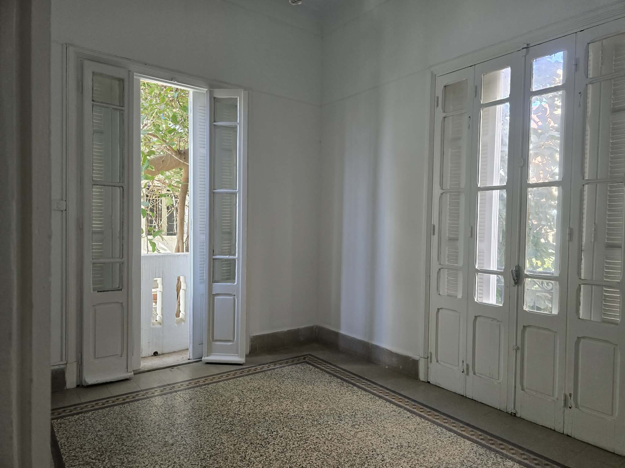Bab Bhar&nbsp;Bab Bhar&nbsp;Bureaux & Commerces&nbsp;Bureau&nbsp;Bureau � la  rue de palestine tunis