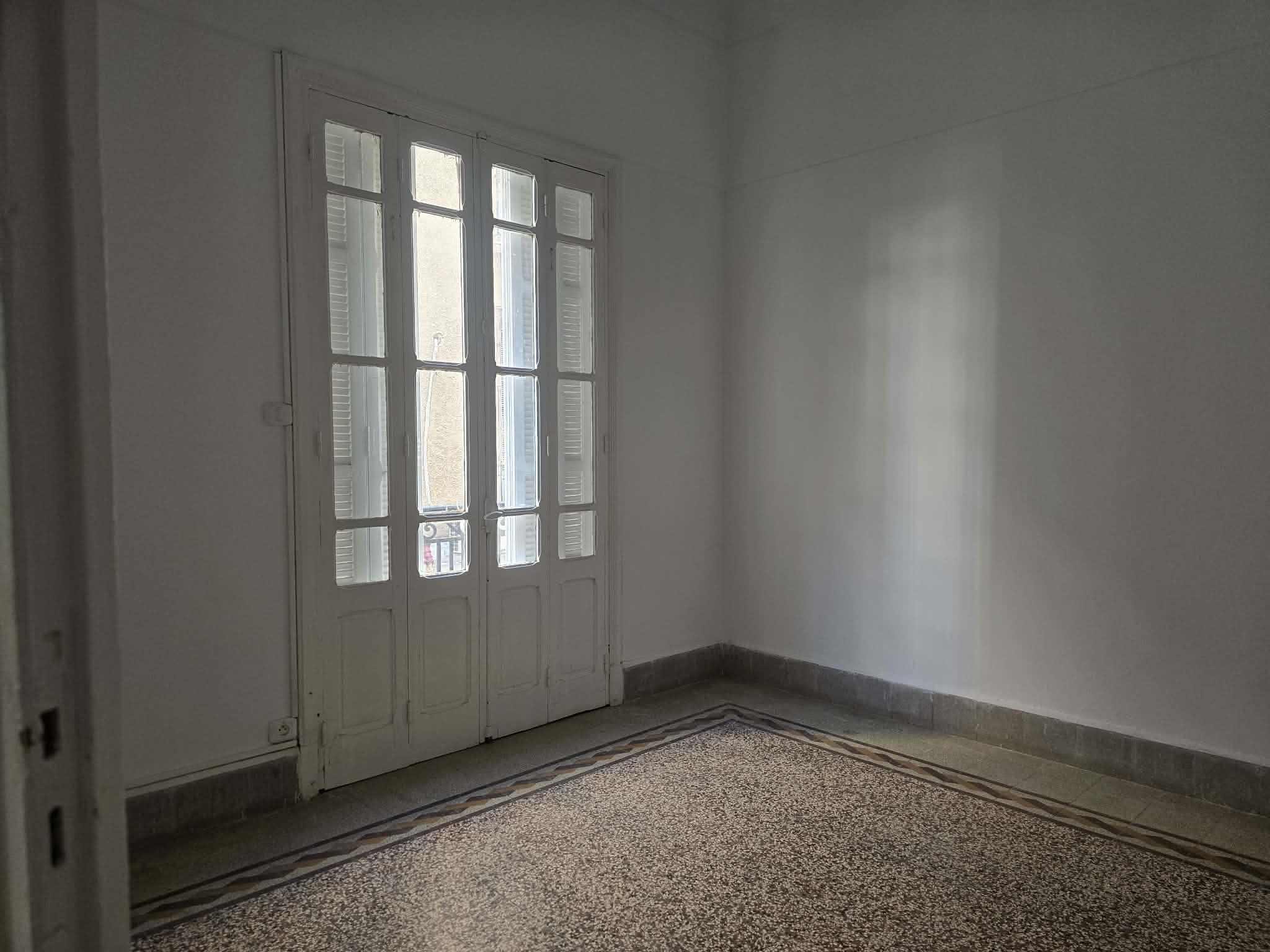 Bab Bhar&nbsp;Bab Bhar&nbsp;Bureaux & Commerces&nbsp;Bureau&nbsp;Bureau � la  rue de palestine tunis