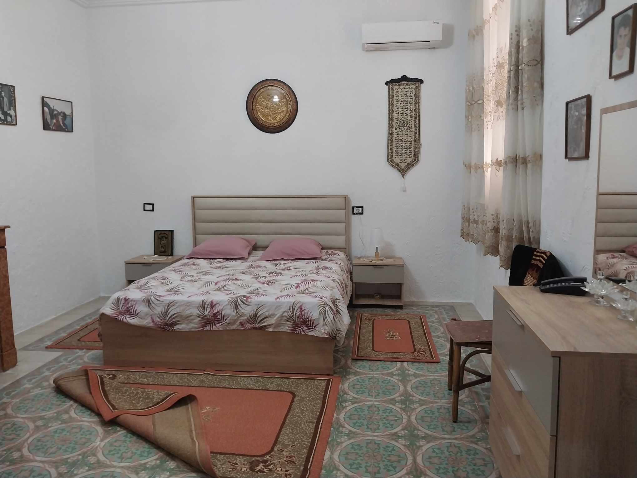 Bab Bhar&nbsp;Bab Bhar&nbsp;Vente&nbsp;Appart. 5 pi�ces+&nbsp;Un grand appartement � la place de barcelone