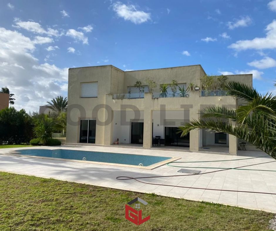 La Marsa&nbsp;Gammart&nbsp;Location&nbsp;Maisons&nbsp;Villa s5 avec piscine et jardin � gammarth