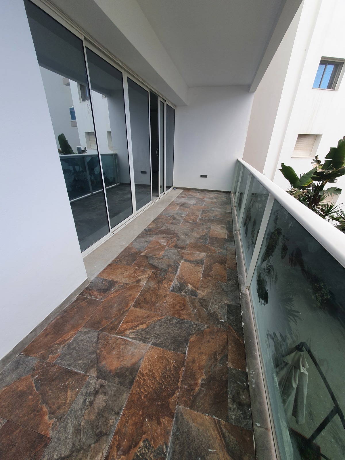 La Marsa&nbsp;Berge Du Lac&nbsp;Location&nbsp;Appart. 4 pi�ces&nbsp;Lac2 grand apparemment 205m2