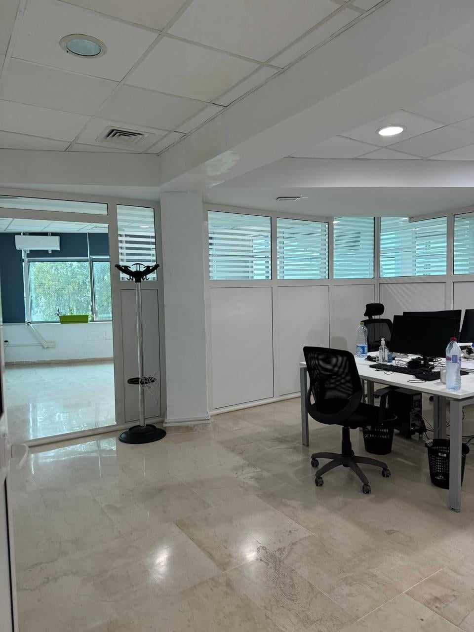 Cite El Khadra&nbsp;Cite Jardins&nbsp;Bureaux & Commerces&nbsp;Bureau&nbsp;Superbe bureau 350 m2 � alain savary