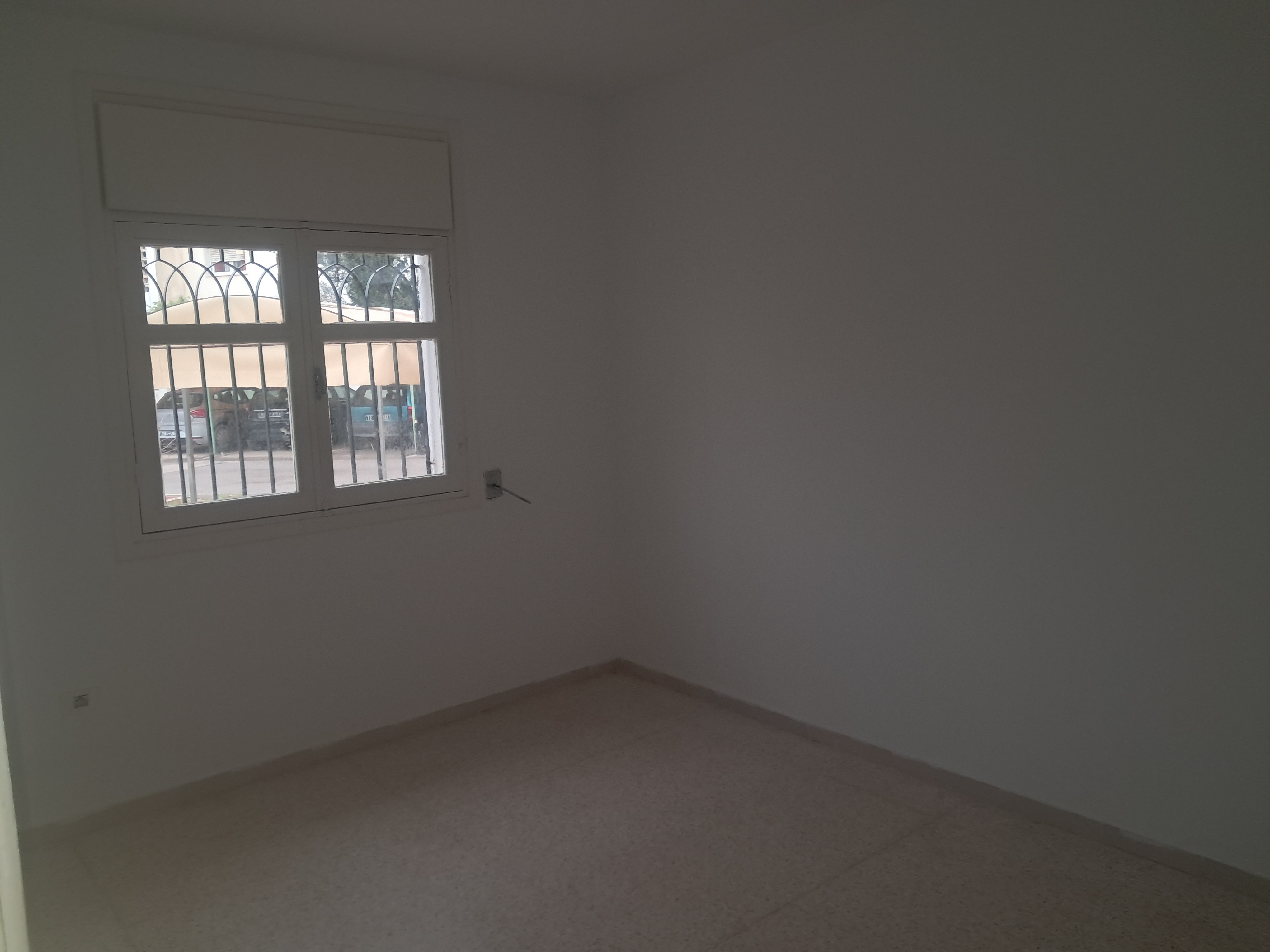 Raoued&nbsp;Cite Ennour Jaafar&nbsp;Location&nbsp;Appart. 3 pi�ces&nbsp;Maison au 2eme etage