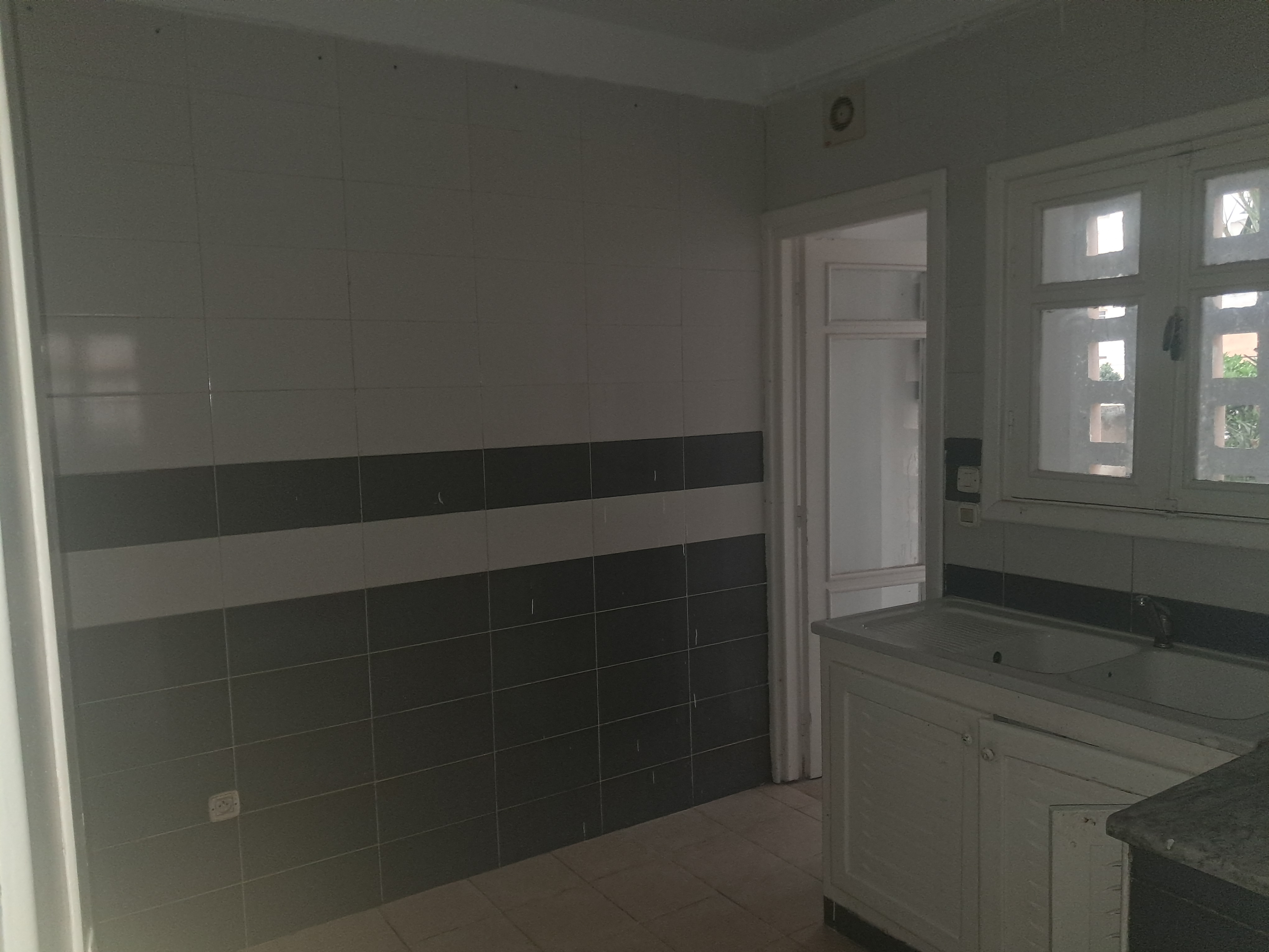 Raoued&nbsp;Cite Ennour Jaafar&nbsp;Location&nbsp;Appart. 3 pi�ces&nbsp;Maison au 2eme etage