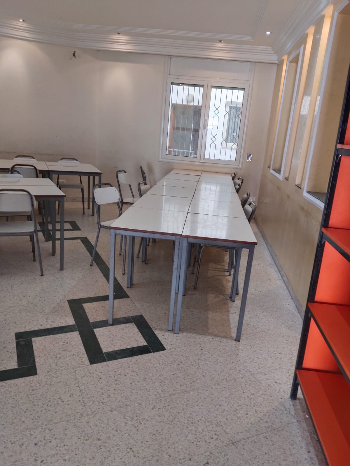 El Mourouj&nbsp;Cite Ibn Mandhour&nbsp;Bureaux & Commerces&nbsp;Autre&nbsp;Mourouj1 vnt ecole mur et exploitation
