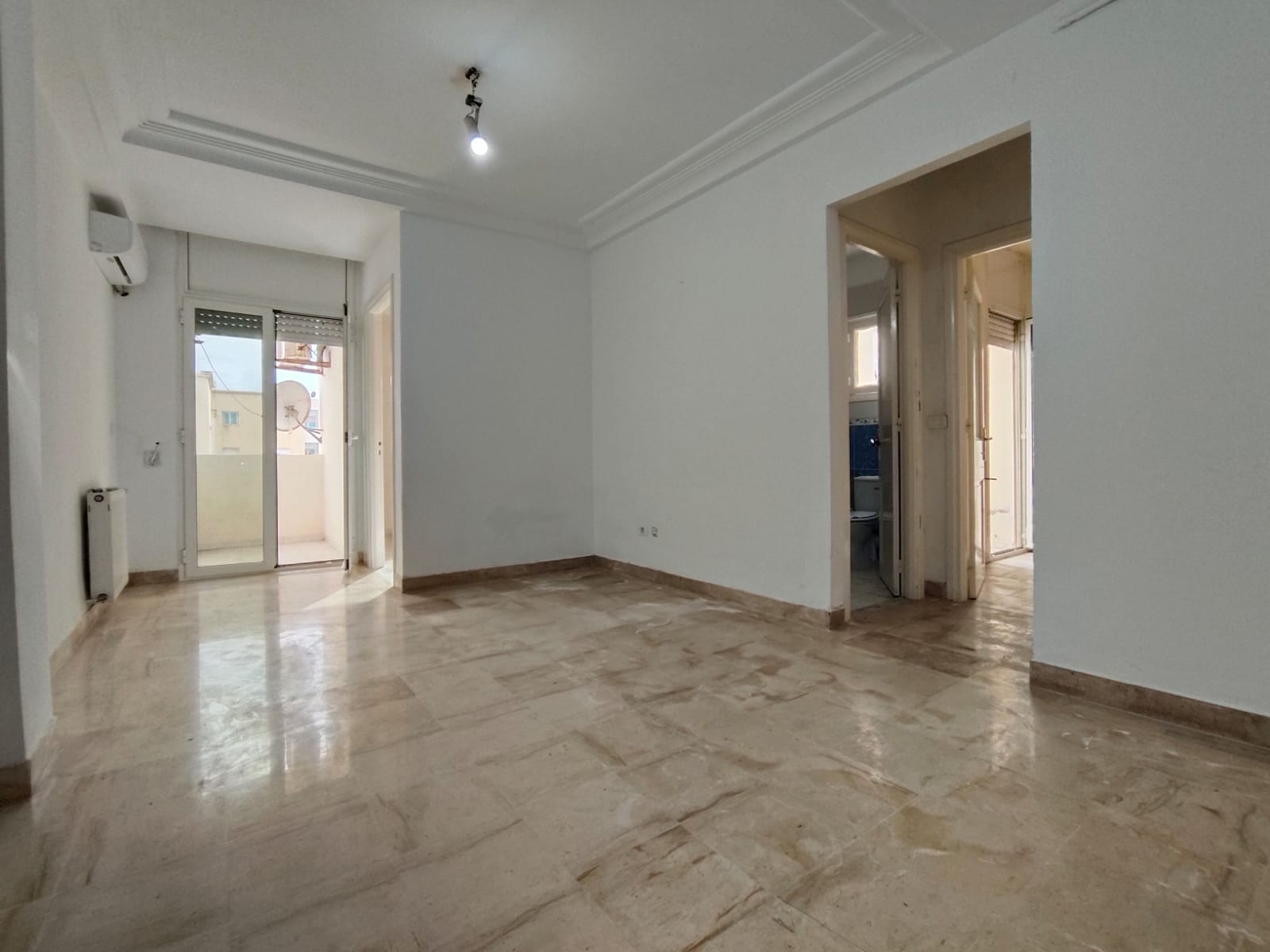 La Marsa&nbsp;El Aouina&nbsp;Location&nbsp;Appart. 2 pi�ces&nbsp;Jardin aouina loc s1
