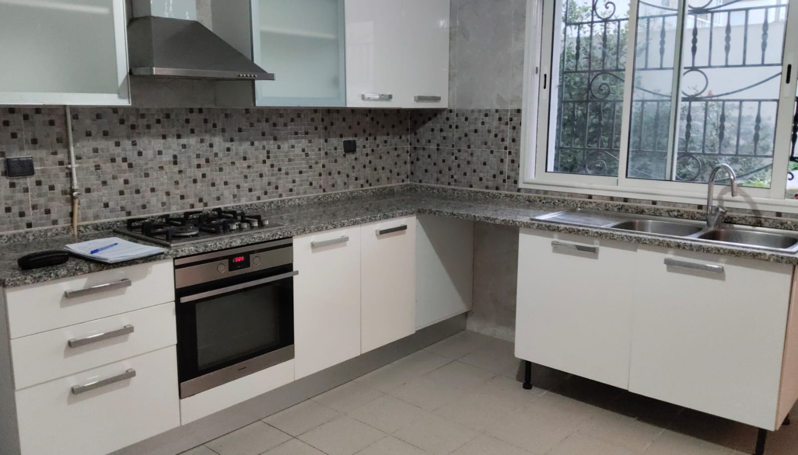 Ariana Ville&nbsp;Riadh Landlous&nbsp;Bureaux & Commerces&nbsp;Bureau&nbsp;Riadh andalous loc cabinet m�dical s3 ref 1216
