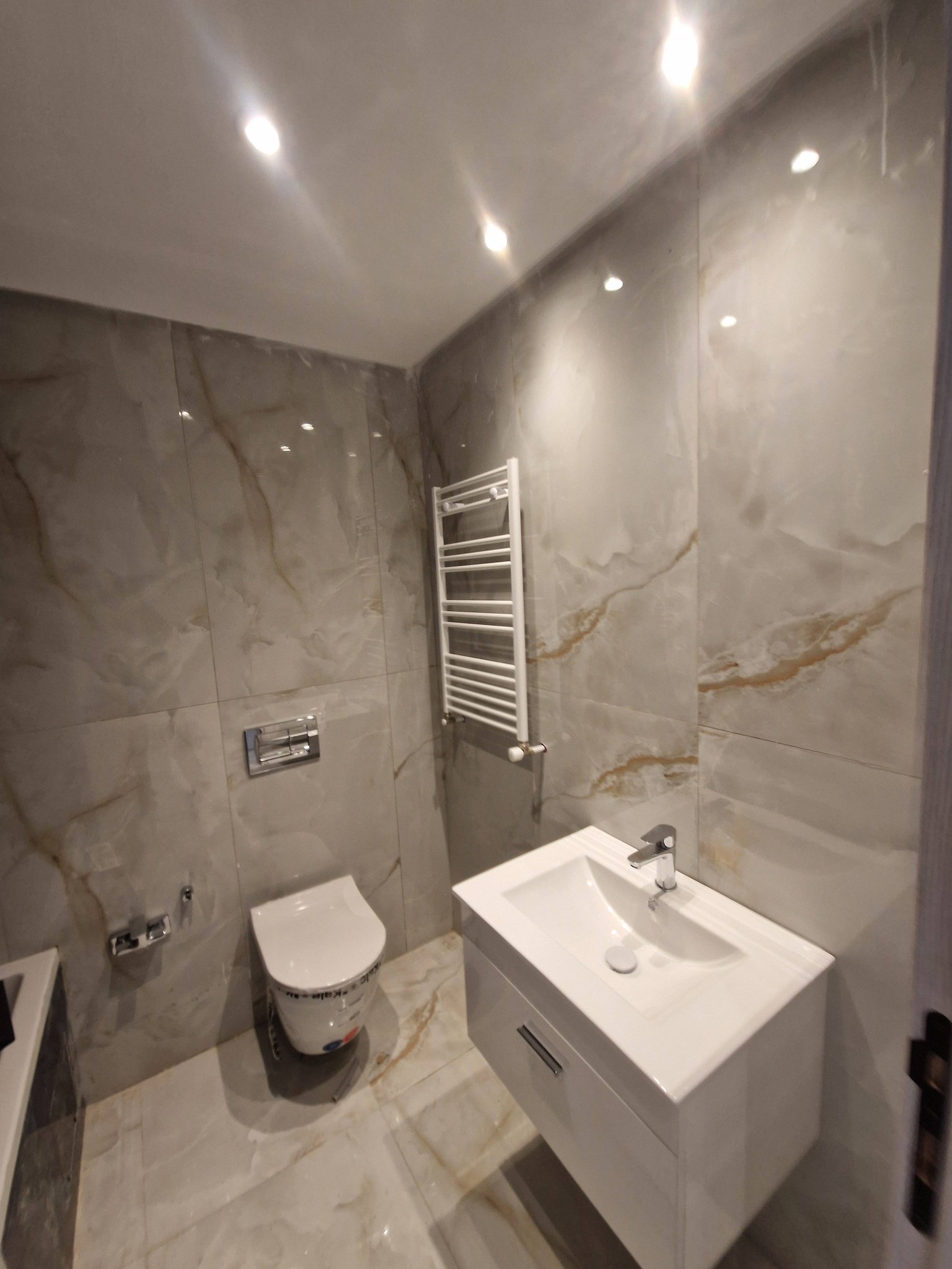 Ariana Ville&nbsp;Cite Ennasr 2&nbsp;Location&nbsp;Appart. 4 pi�ces&nbsp;S3 haut standing jamais habit� cot� salim school
