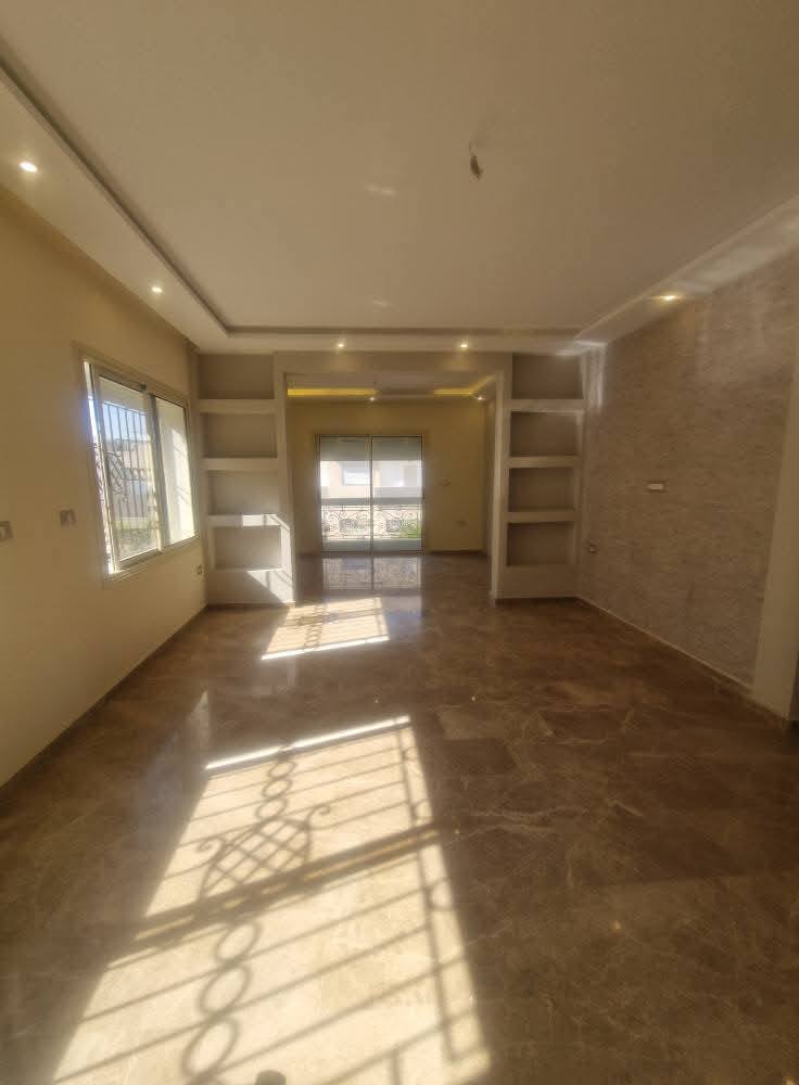 Ain Zaghouan&nbsp;Jardins de Carthage&nbsp;Location&nbsp;Appart. 4 pi�ces&nbsp;�tage de villa � jardin de carthage