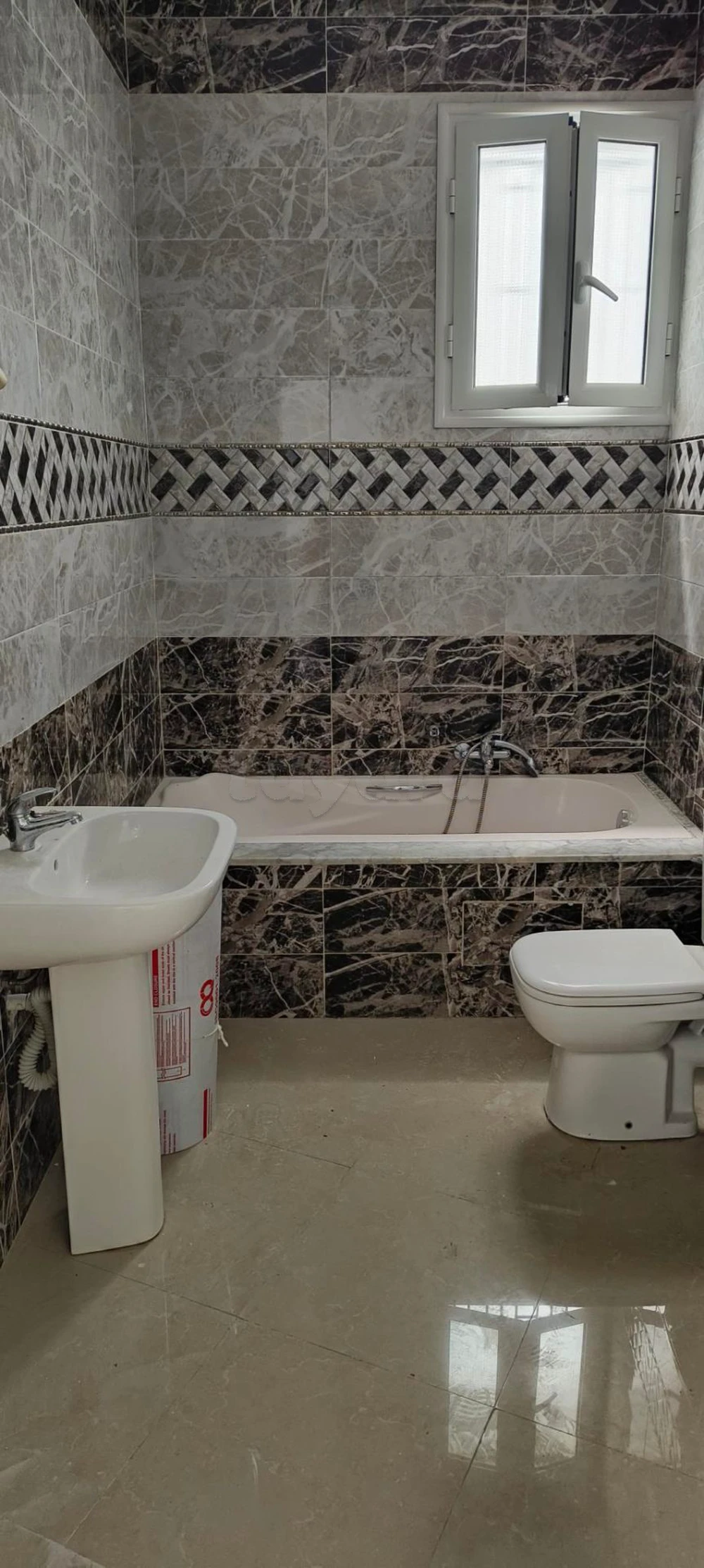Bizerte Nord&nbsp;Bizerte&nbsp;Location&nbsp;Appart. 3 pi�ces&nbsp;Appartement au rdc �hay hana bizerte