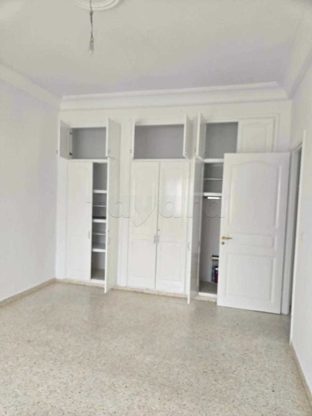 El Menzah&nbsp;El Menzah 4&nbsp;Location&nbsp;Appart. 5 pi�ces+&nbsp;Un vaste �tage de villa s5  � menzah4