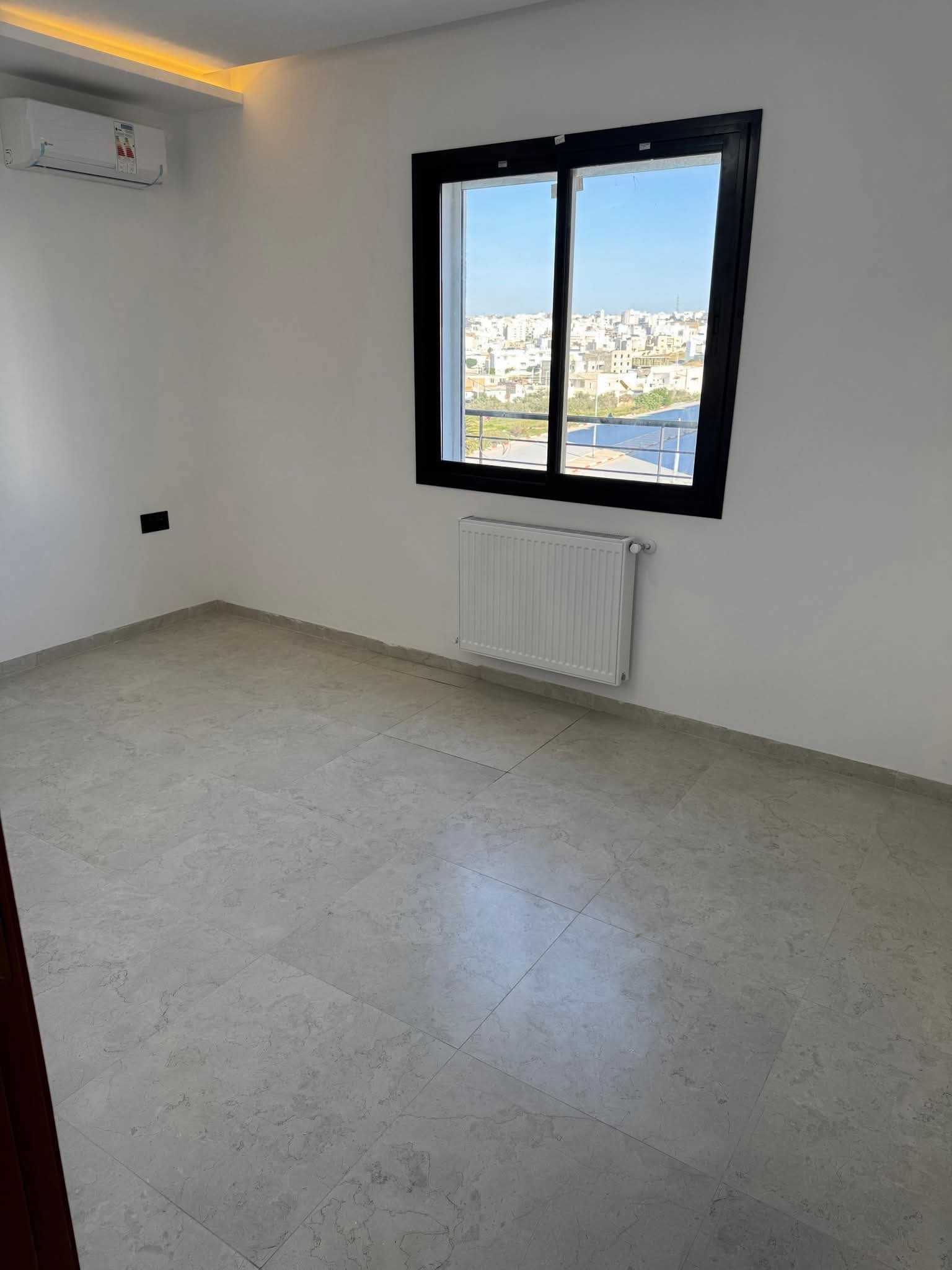 Mnihla&nbsp;Jardins d'el Menzah&nbsp;Location&nbsp;Appart. 2 pi�ces&nbsp;Un s 1 jardin d'el menzah