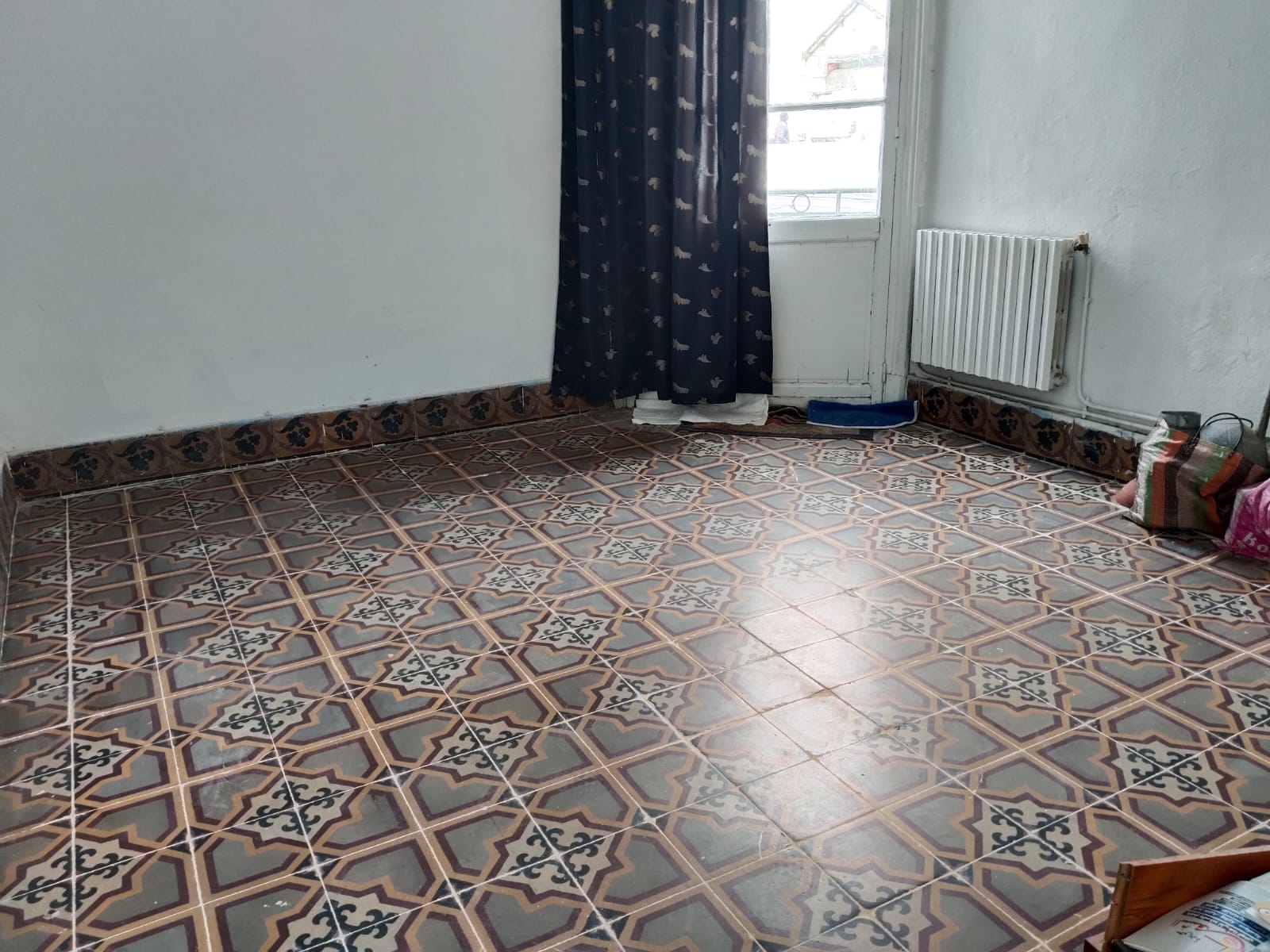Bab Bhar&nbsp;Bab Bhar&nbsp;Vente&nbsp;Appart. 4 pi�ces&nbsp;Cv rue de russie vnt h4