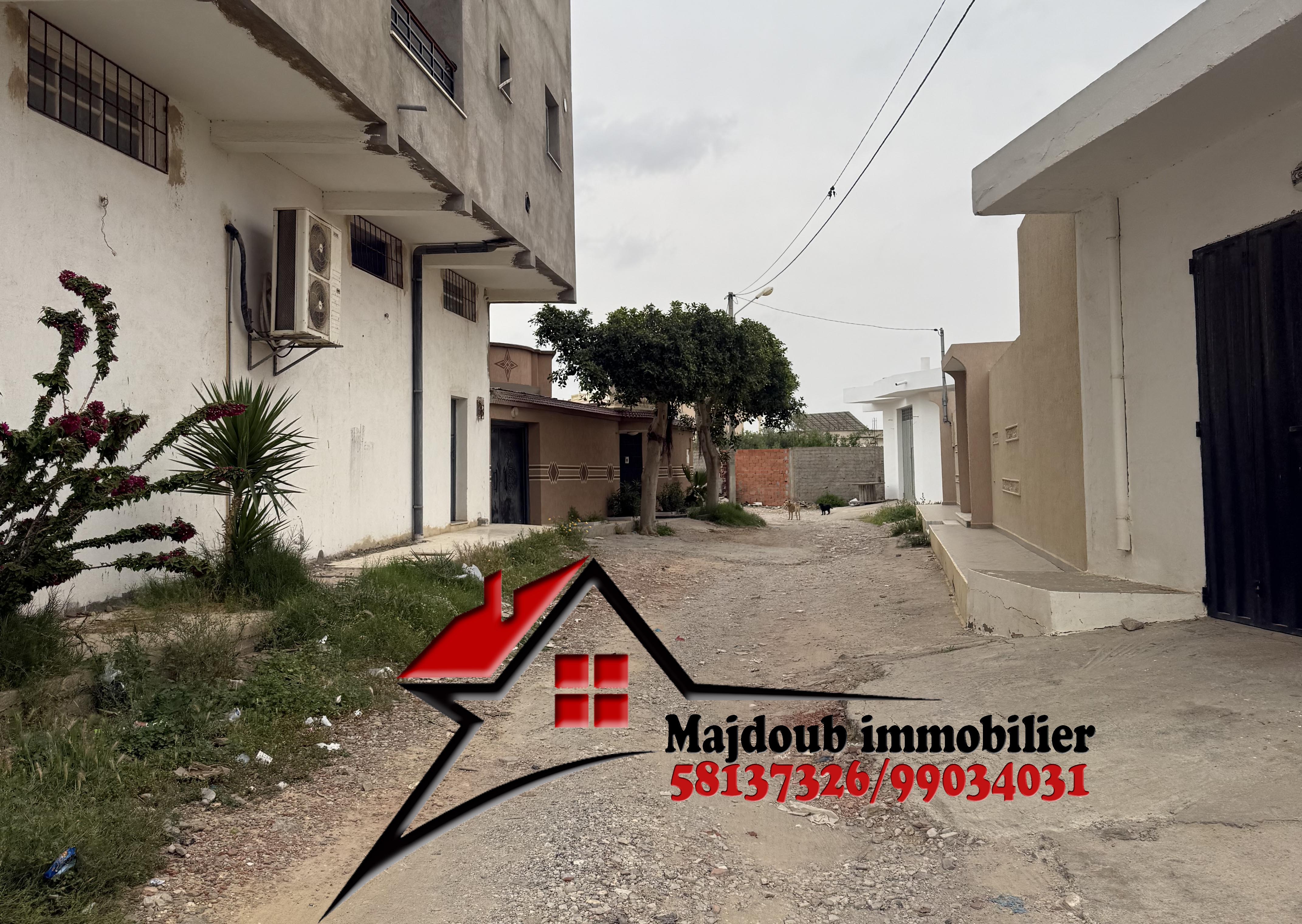 Sousse Riadh&nbsp;Zaouiet Sousse&nbsp;Terrain&nbsp;Terrain nu&nbsp;Terrain pres de route mseken