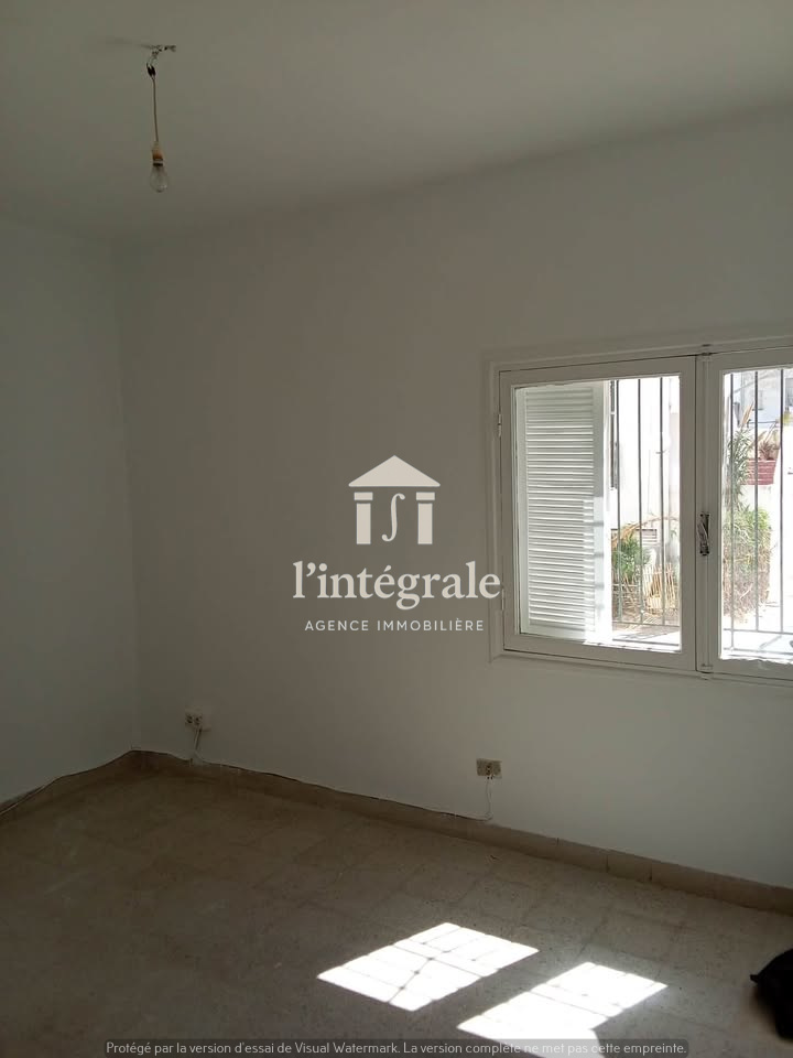 Ariana Ville&nbsp;El Menzah 6&nbsp;Location&nbsp;Maisons&nbsp;Triplex s4 avec terrasse