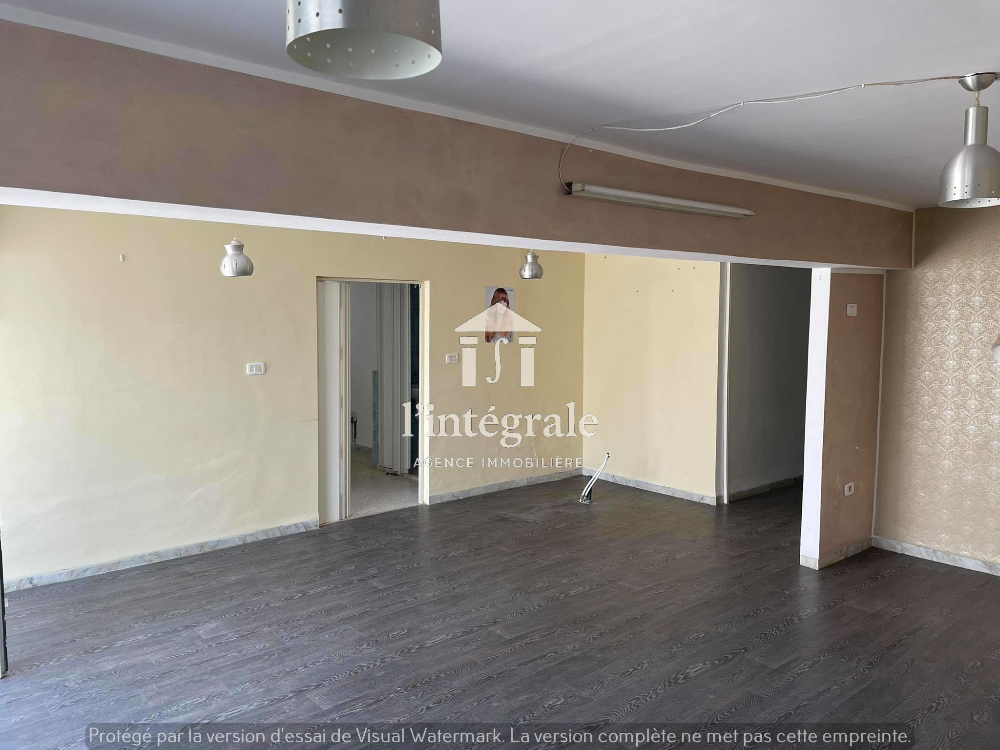 Ariana Ville&nbsp;Cite Ennasr 2&nbsp;Location&nbsp;Maisons&nbsp;Local pour bureau ou commerce