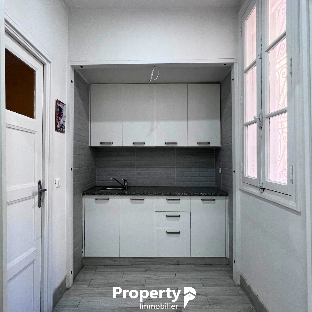 Bab Bhar&nbsp;Bab Bhar&nbsp;Bureaux & Commerces&nbsp;Bureau&nbsp;Bureau 4 pi�ces au centre ville de tunis