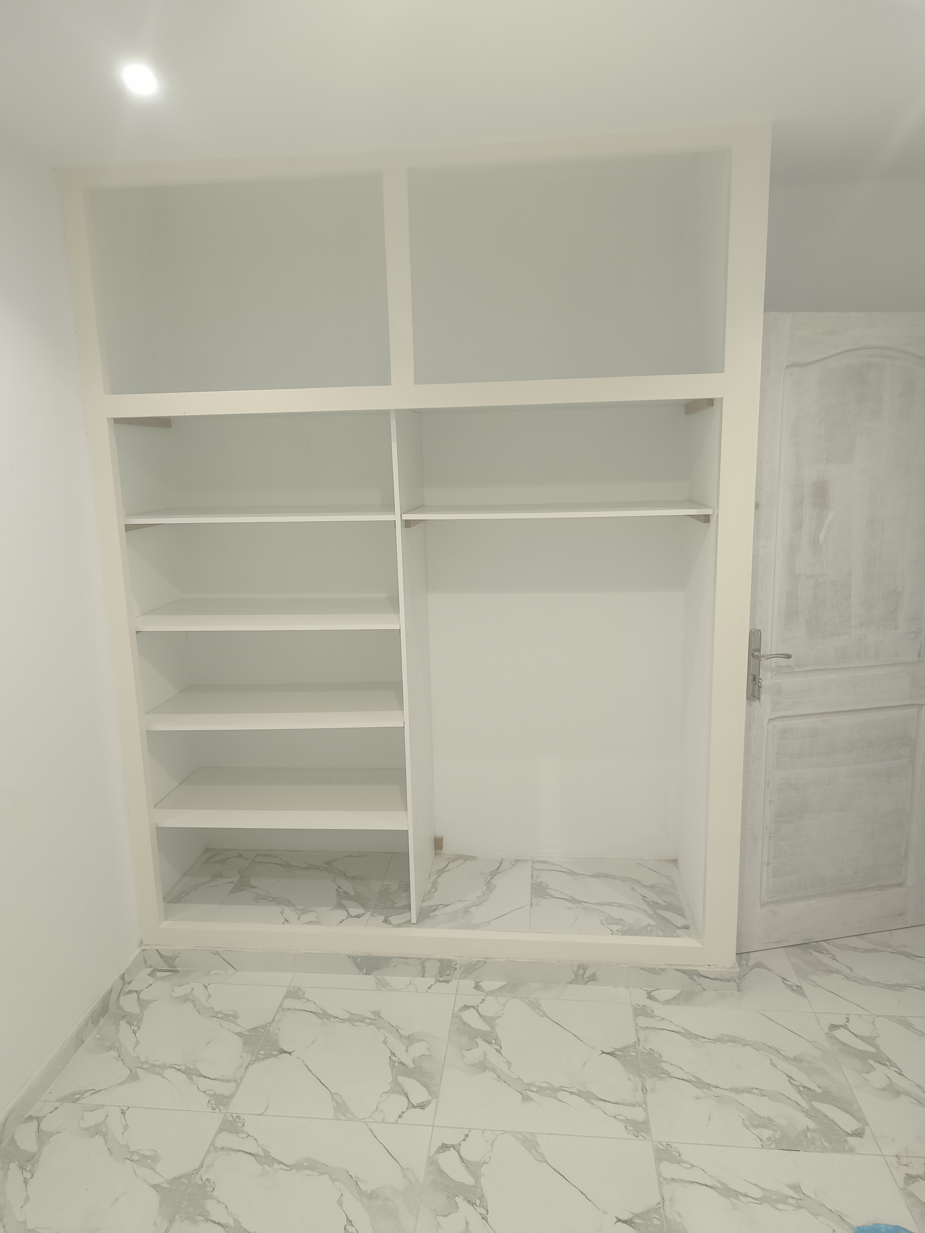 Cite El Khadra&nbsp;Cite El Khadra&nbsp;Location&nbsp;Appart. 3 pi�ces&nbsp;Rdc maison s2 avec terrasse