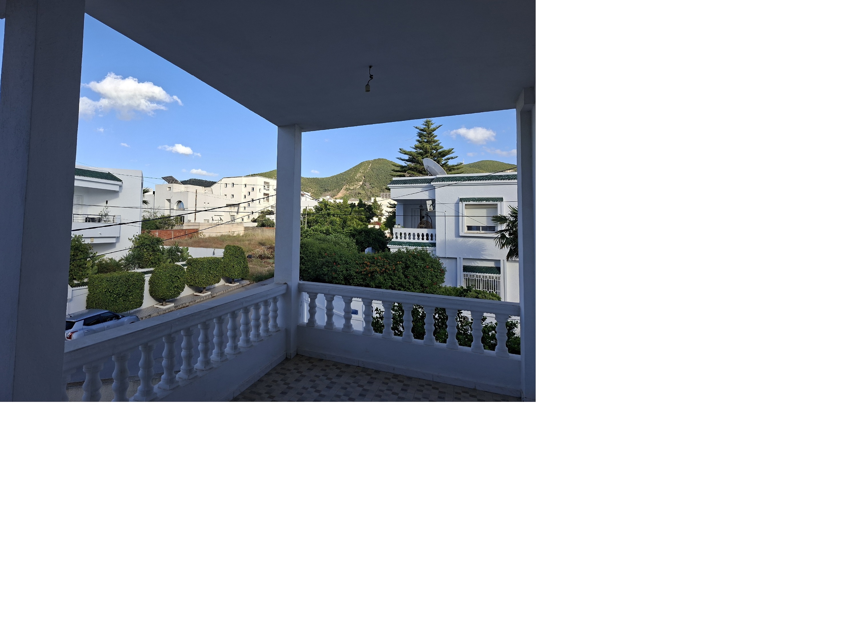 Bou Mhel El Bassatine&nbsp;Bou Mhel&nbsp;Location&nbsp;Appart. 4 pi�ces&nbsp;Etage de villa hs
