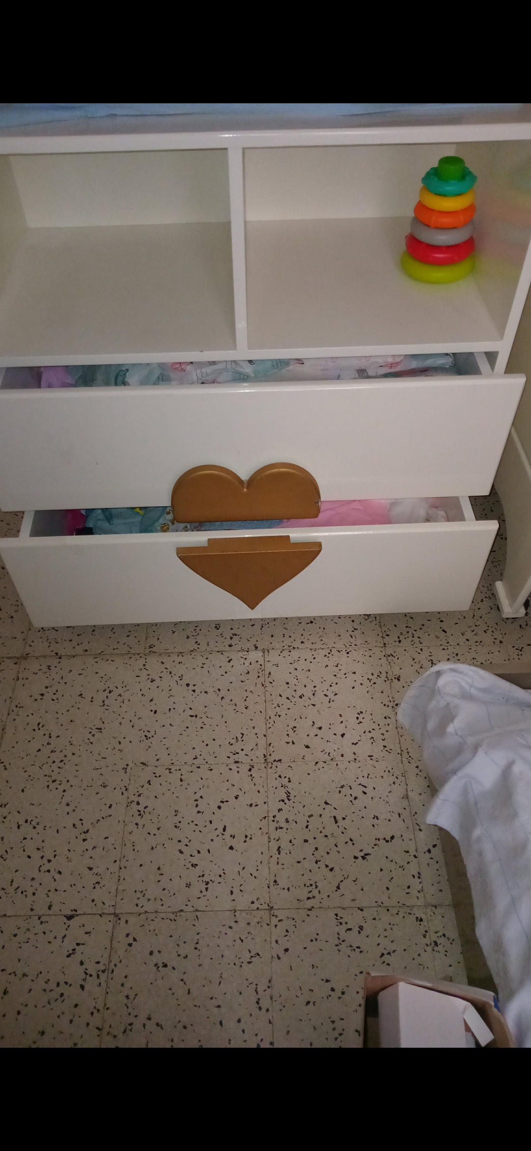 Bab Bhar&nbsp;Bab Bhar&nbsp;Lits et Equipements d'int�rieur&nbsp;Autre&nbsp;Lit et armoire b�b�
