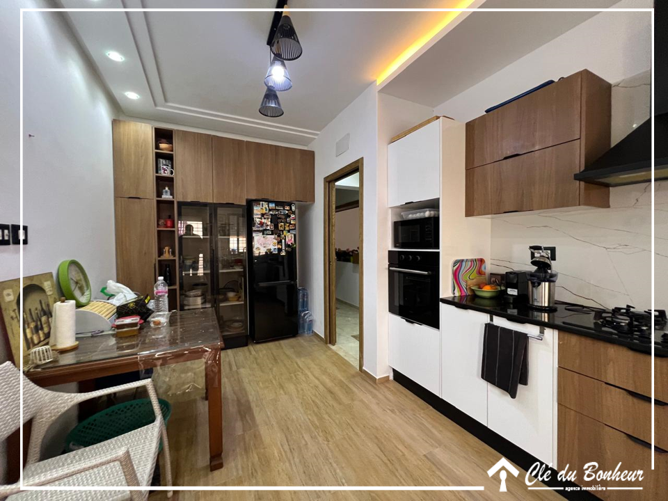 La Soukra&nbsp;Chotrana 1&nbsp;Vente&nbsp;Duplex&nbsp;Dun beau triplex � chotrana 1