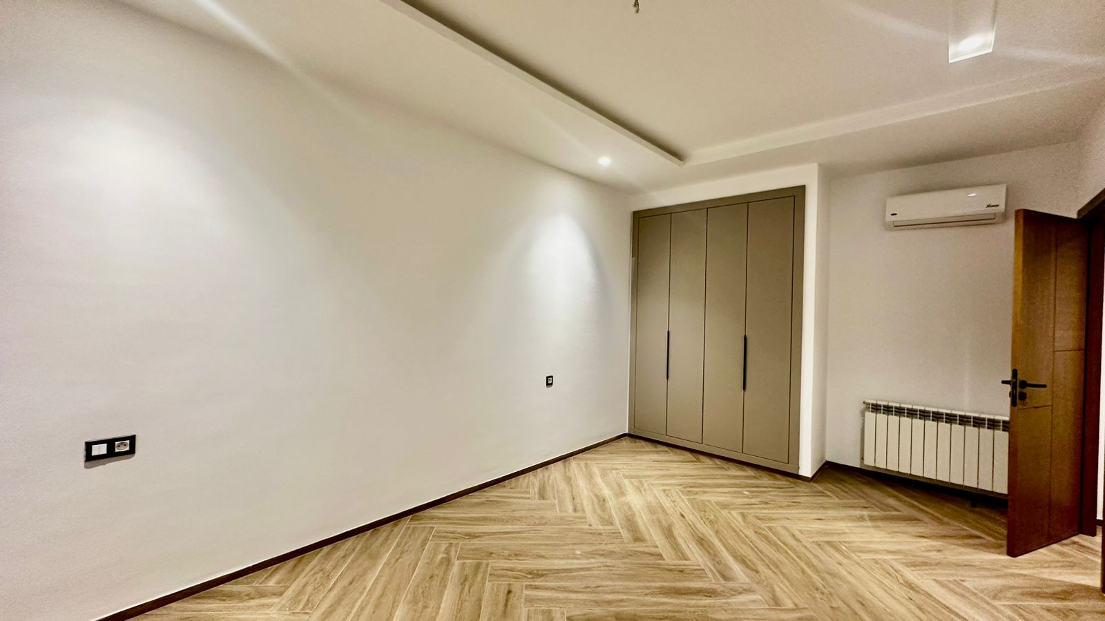 Mnihla&nbsp;Jardins d'el Menzah&nbsp;Location&nbsp;Appart. 2 pi�ces&nbsp;S1 1300d jardin del menzah 2
