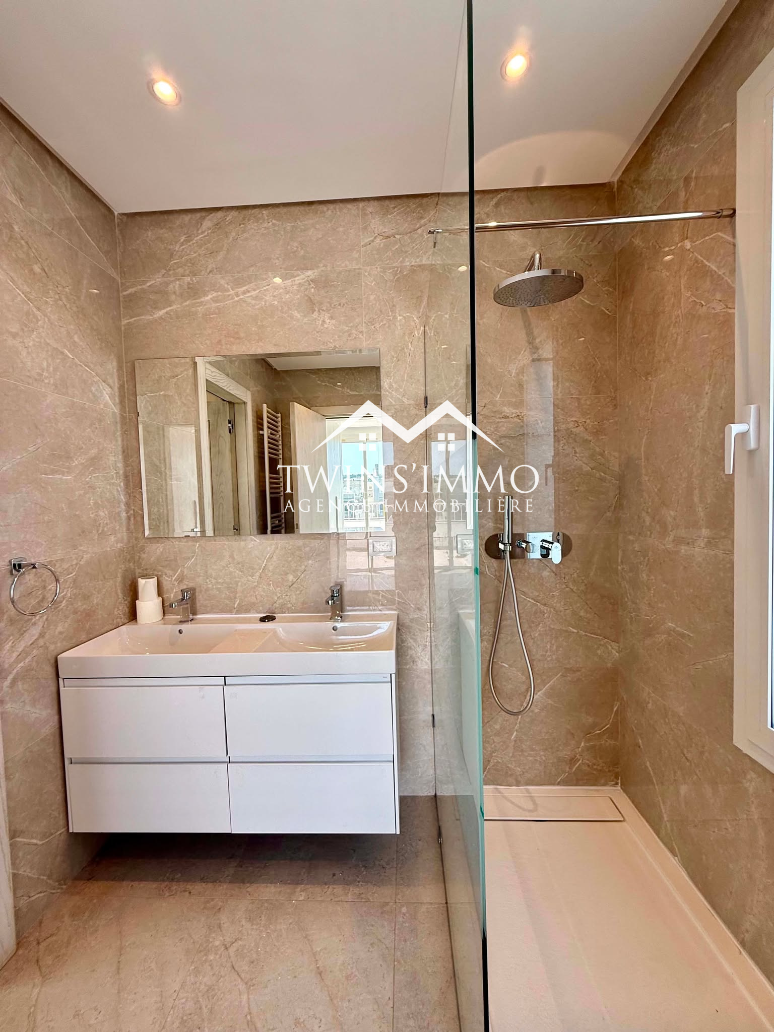 La Marsa&nbsp;Gammart&nbsp;Location&nbsp;Maisons&nbsp;Magnifique villa en s3 � gammarth
