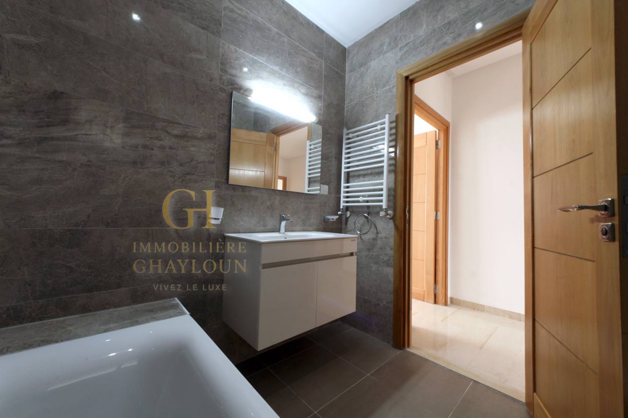 Mnihla&nbsp;Jardins d'el Menzah&nbsp;Location&nbsp;Appart. 3 pi�ces&nbsp;S2 jardin del menzah 2 avec suite parentale