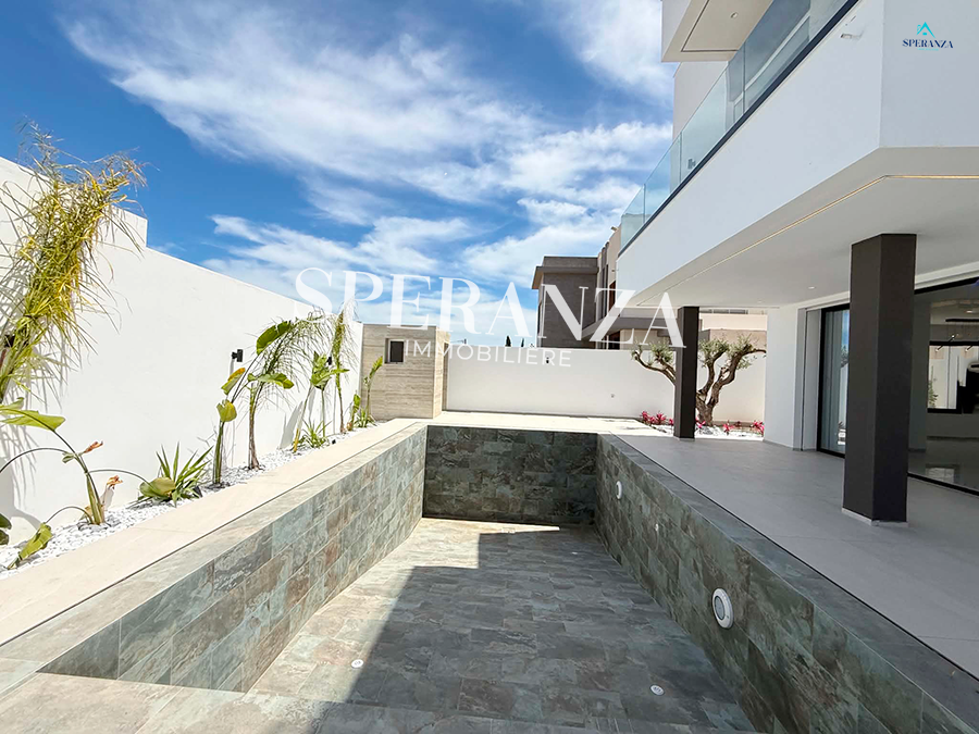 Hammamet&nbsp;Hammamet&nbsp;Vente&nbsp;Appart. 5 pi�ces+&nbsp;Villa guzel