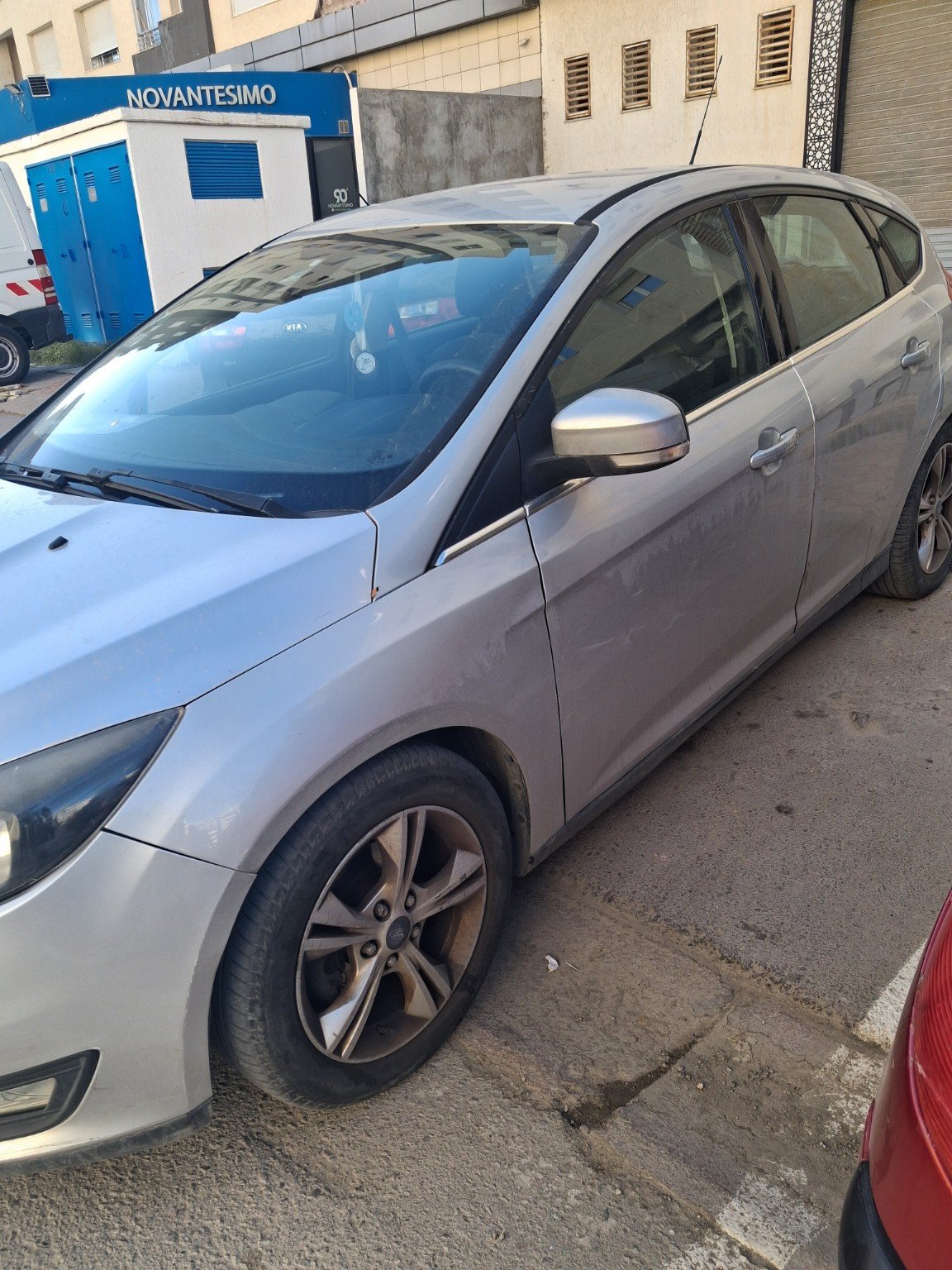 Mnihla&nbsp;Jardins d'el Menzah&nbsp;Ford&nbsp;Focus&nbsp;Ford focus en bon �tat premi�re main ann�e 2016