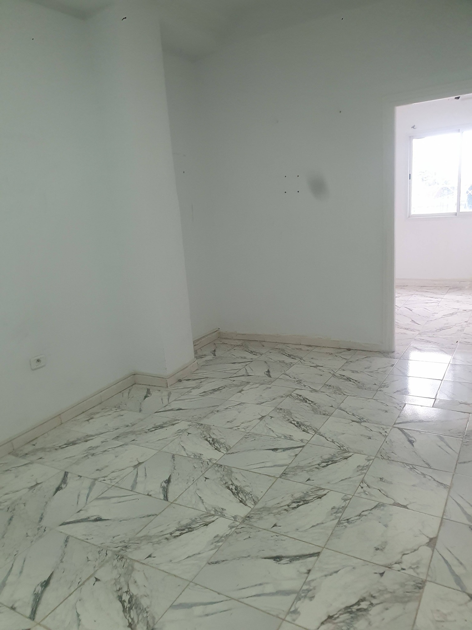 El Menzah&nbsp;El Manar 2&nbsp;Location&nbsp;Appart. 2 pi�ces&nbsp;Joli bureau a�