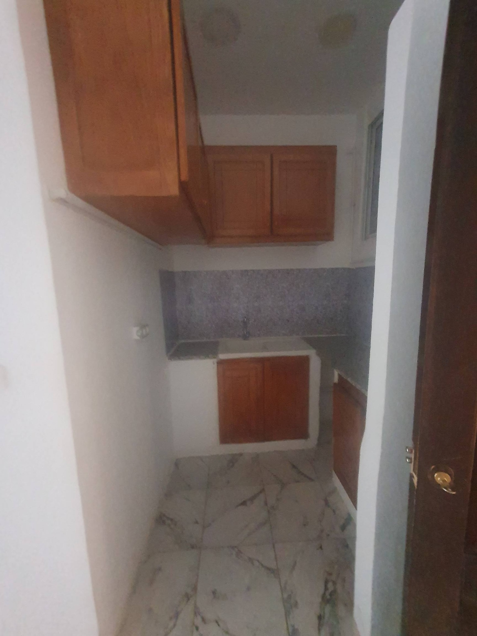 El Menzah&nbsp;El Manar 2&nbsp;Location&nbsp;Appart. 2 pi�ces&nbsp;Joli bureau a�