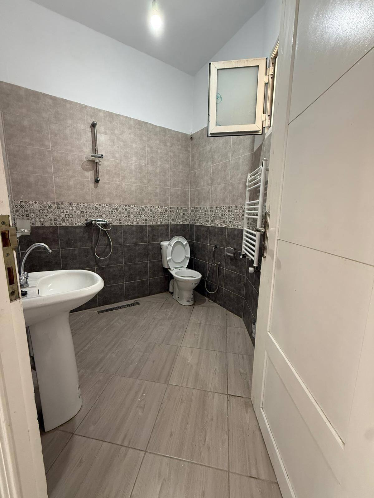 El Menzah&nbsp;El Manar 2&nbsp;Location&nbsp;Appart. 2 pi�ces&nbsp;Lumineux appartement s2 spacieux