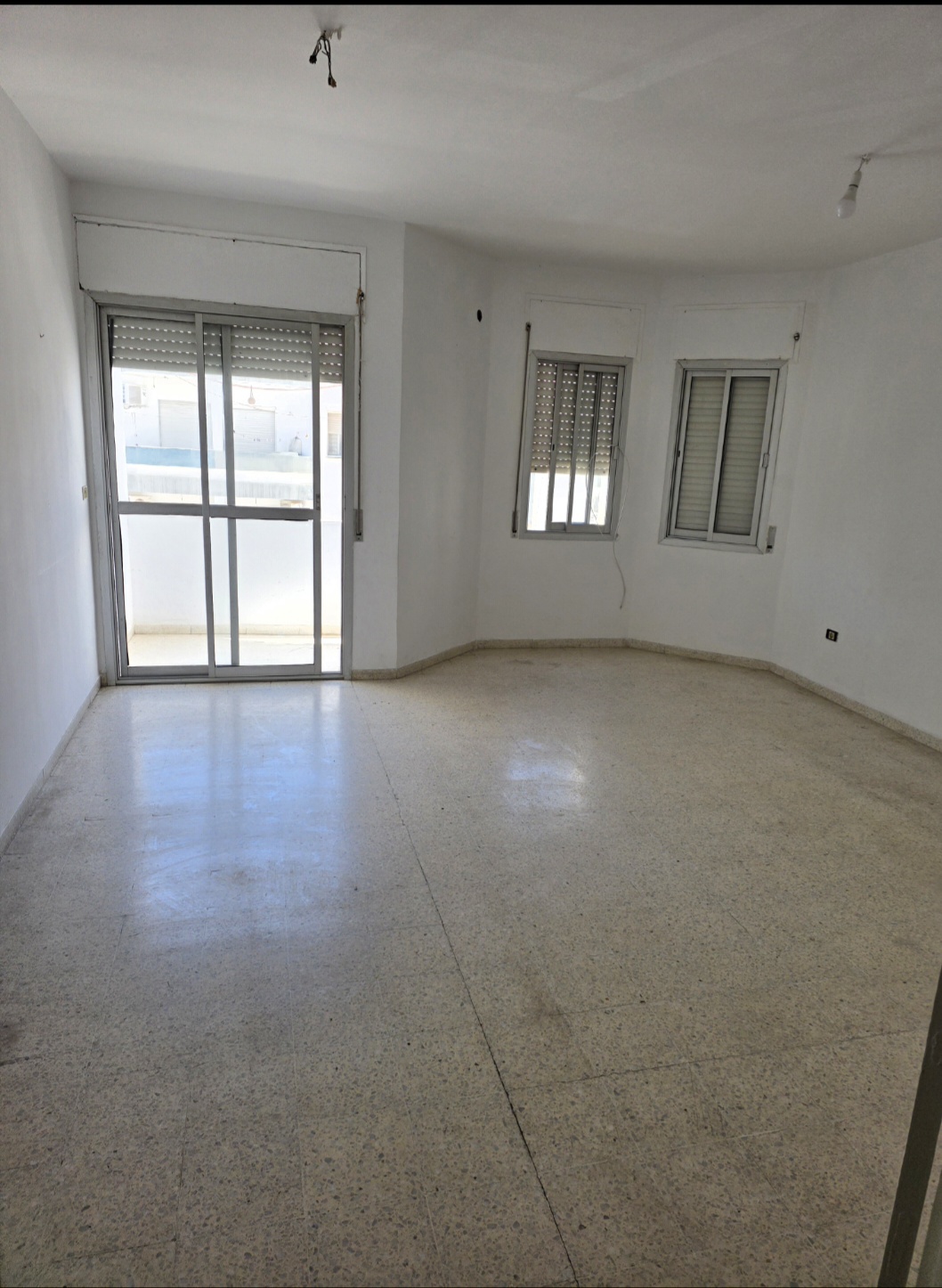 El Menzah&nbsp;El Manar 1&nbsp;Location&nbsp;Appart. 3 pi�ces&nbsp;Appartement s3 1er �tage manar1